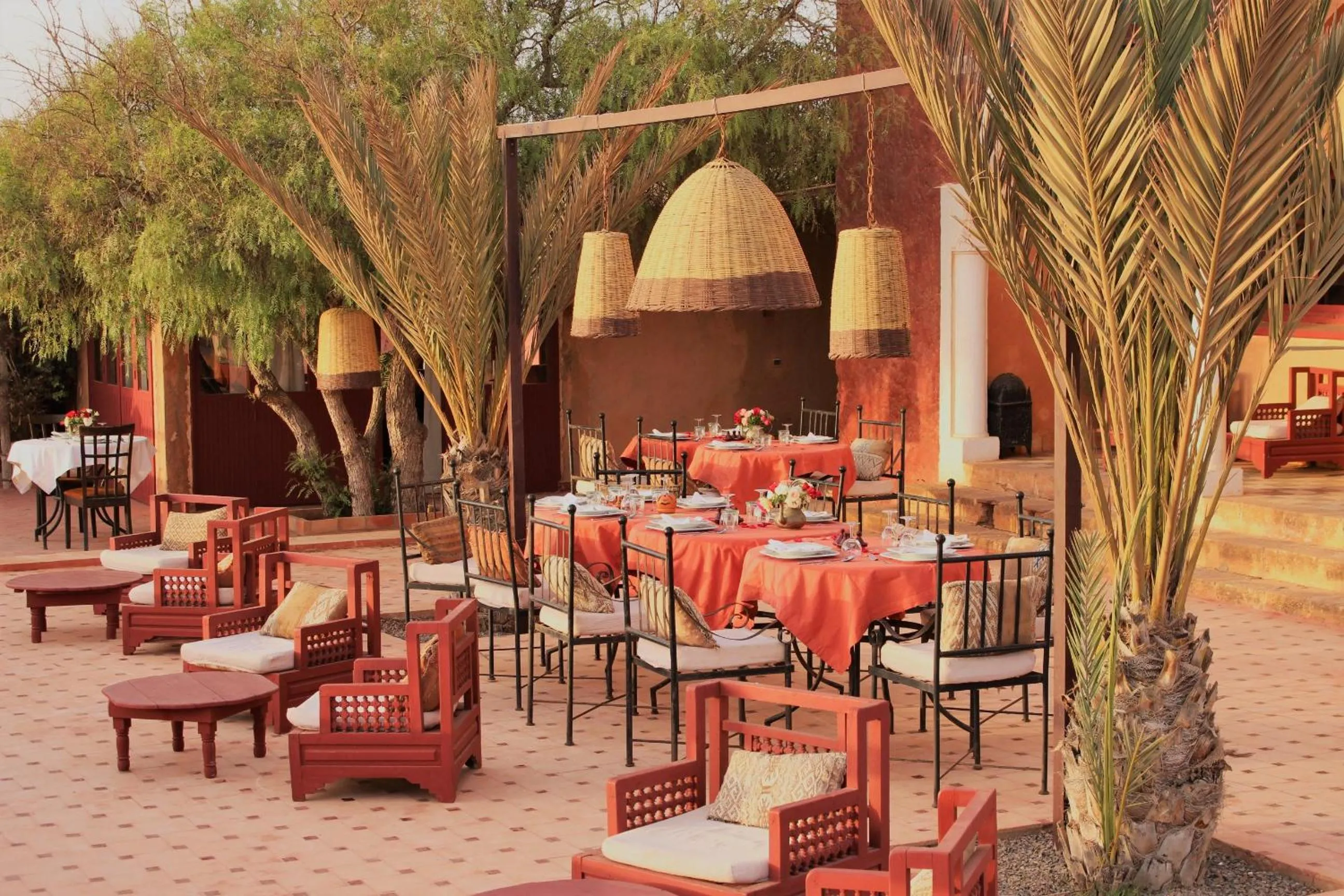 Patio in Hotel De Charme Les 3 Chameaux 4 étoiles