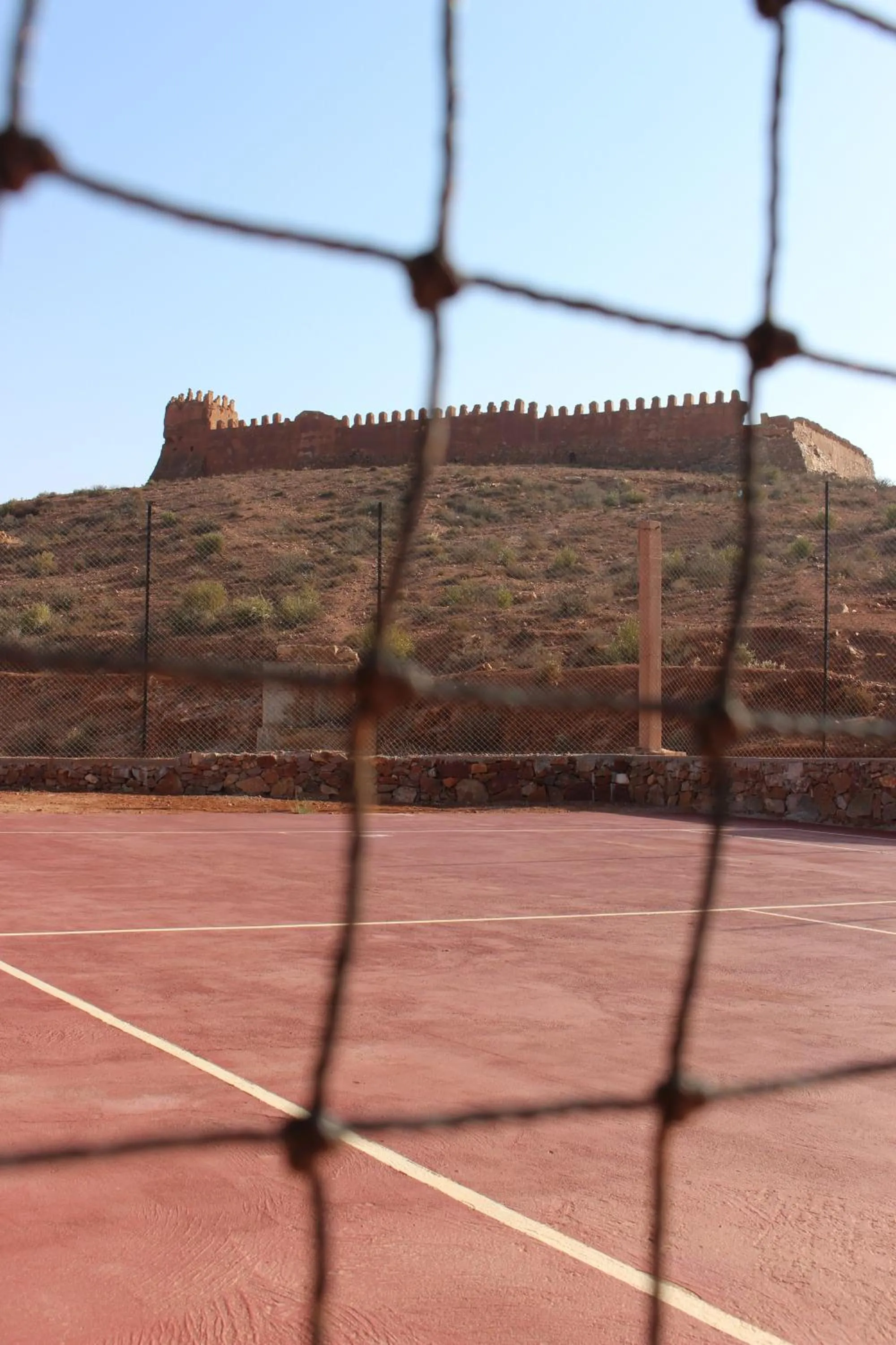 Tennis court in Hotel De Charme Les 3 Chameaux 4 étoiles
