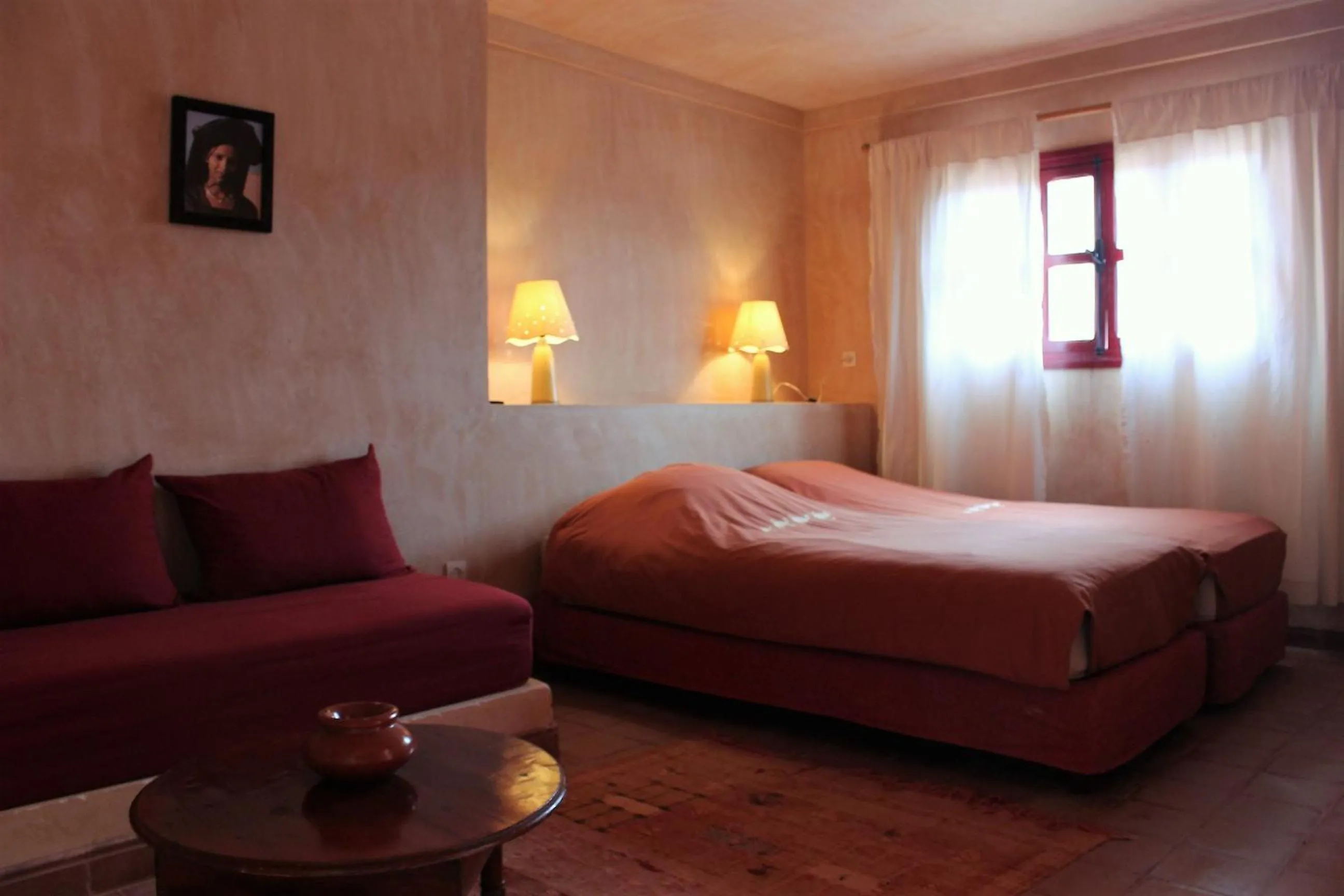 Bedroom, Bed in Hotel De Charme Les 3 Chameaux 4 étoiles