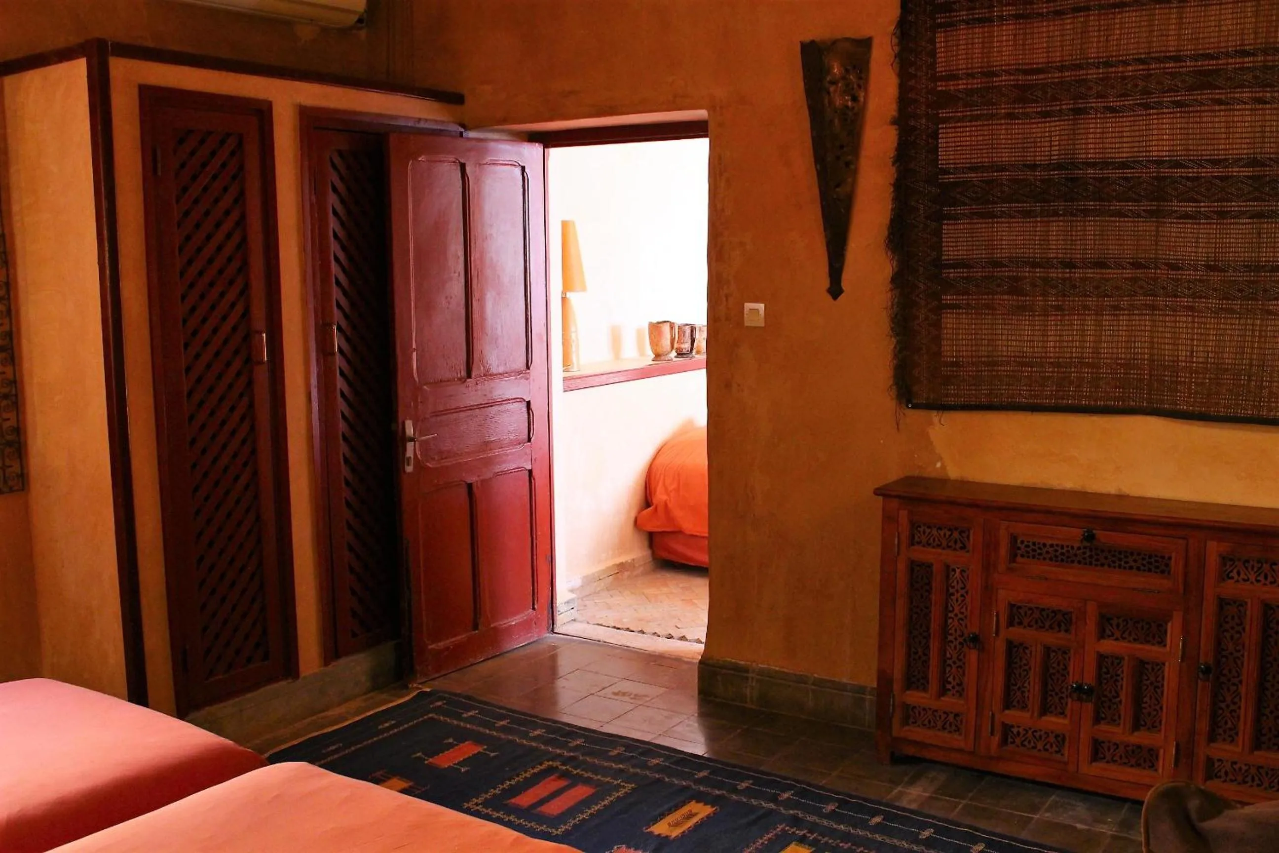 Bedroom, Bed in Hotel De Charme Les 3 Chameaux 4 étoiles