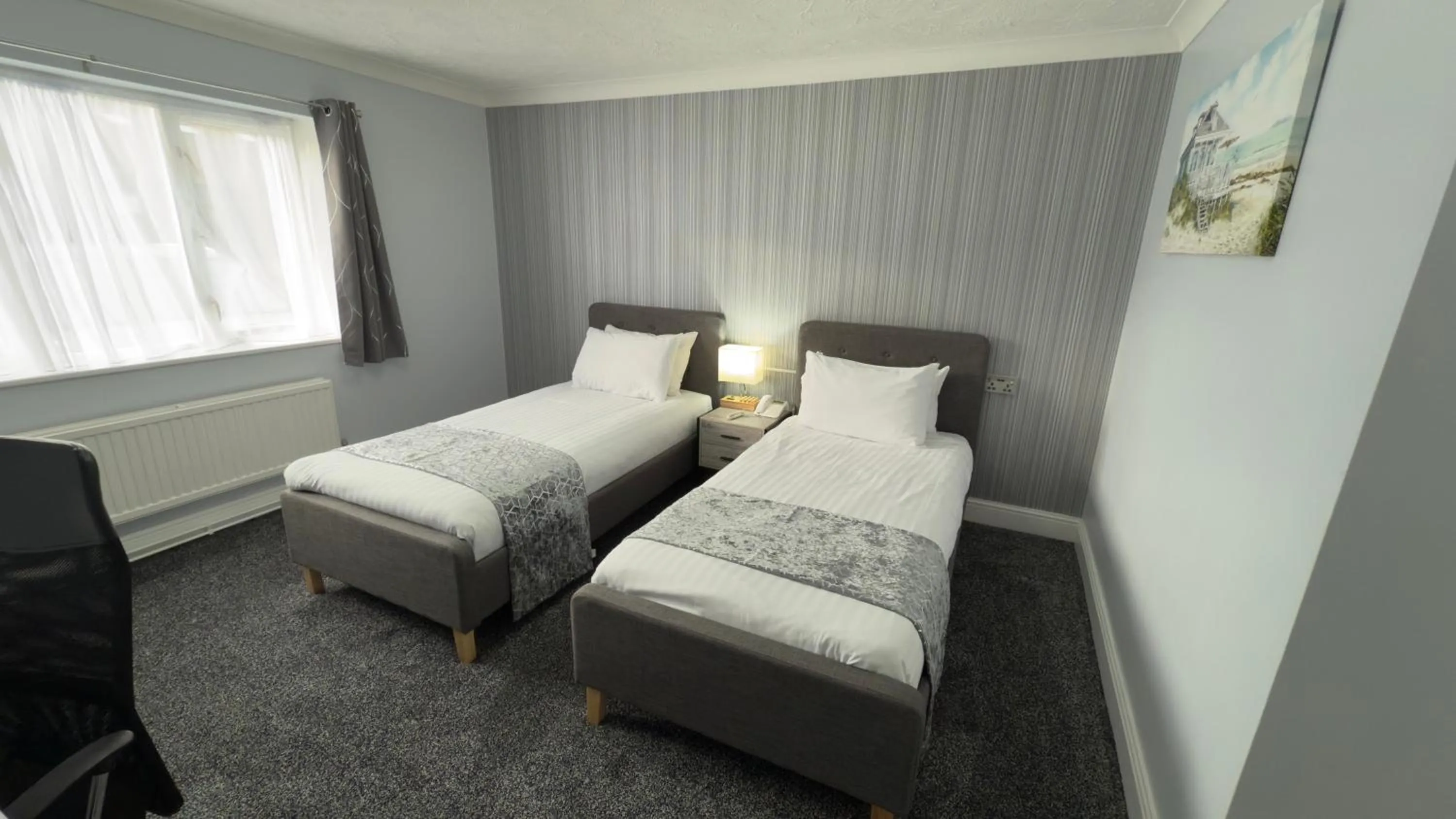 Bedroom, Bed in Dolphin Hotel St Ives