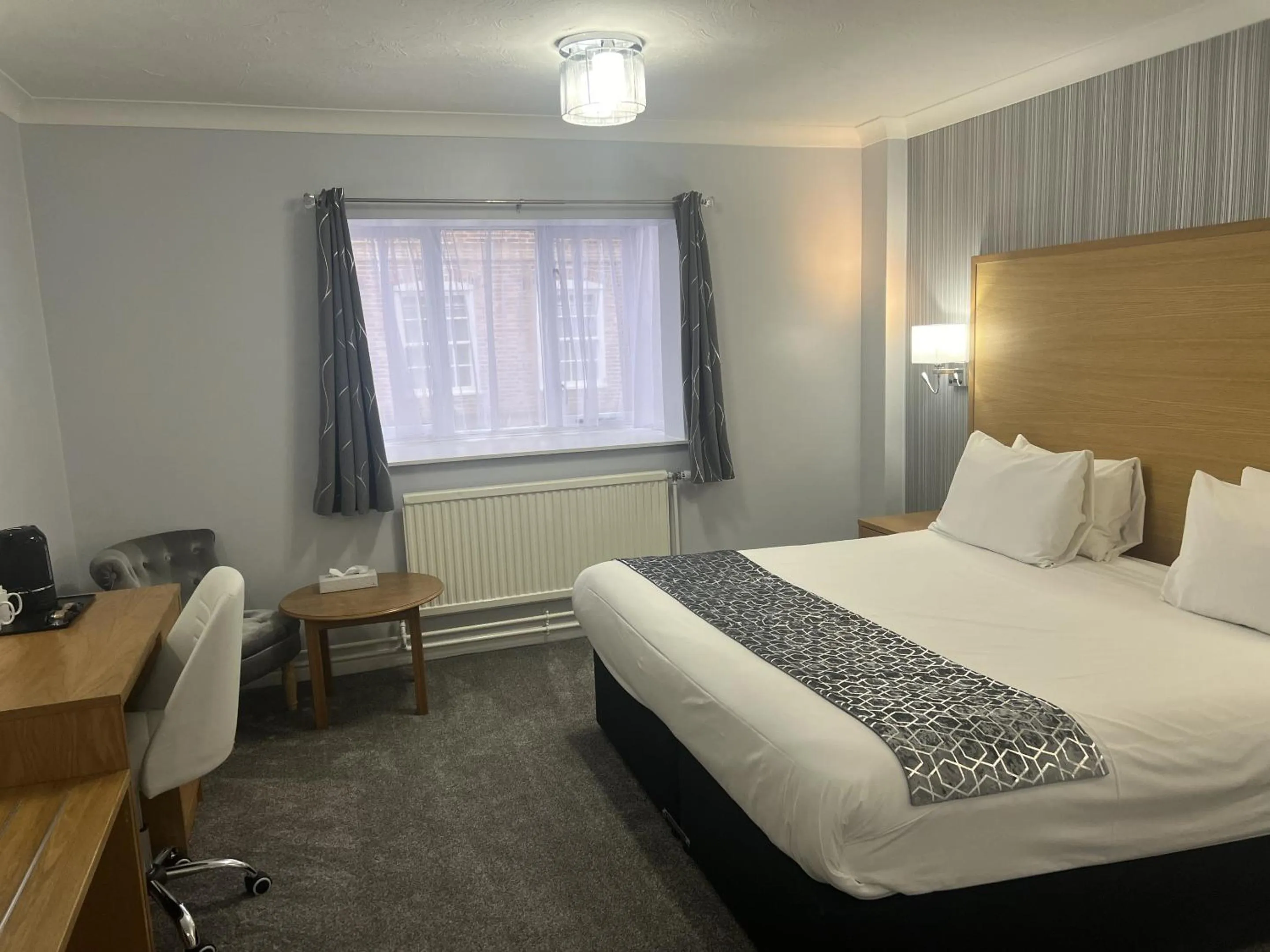 Bedroom, Bed in Dolphin Hotel St Ives