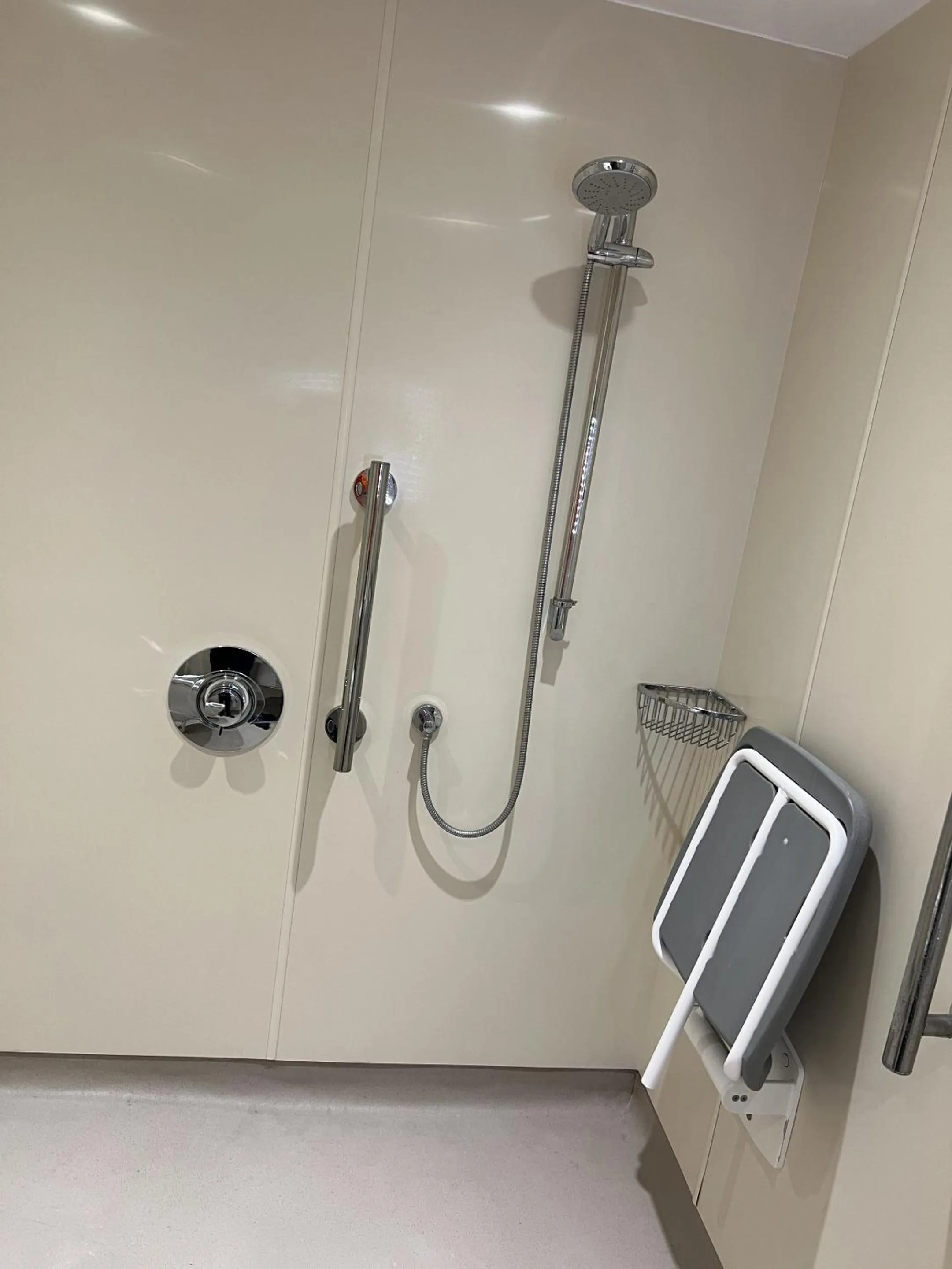 Bathroom in Dolphin Hotel St Ives