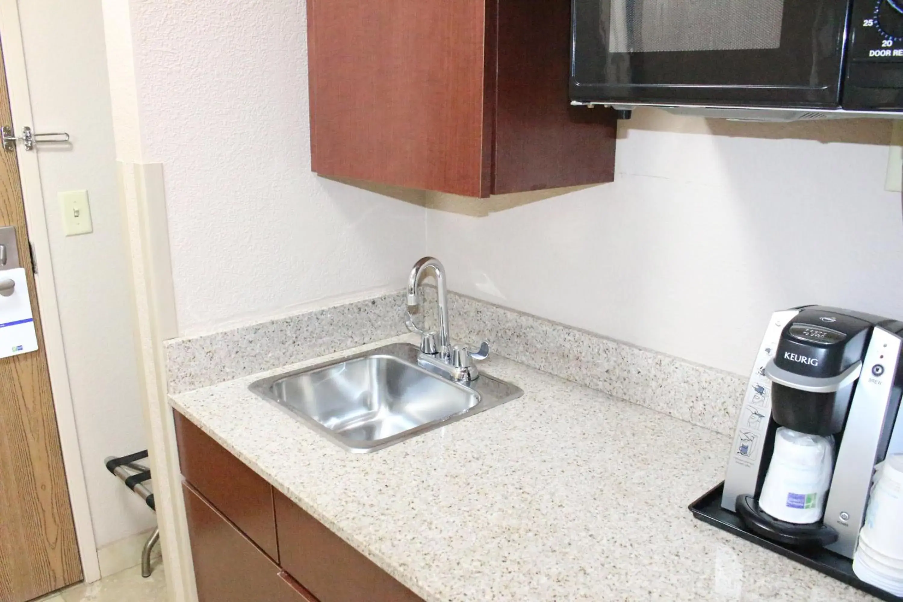 Photo of the whole room in Holiday Inn Express Kansas City Liberty Missouri by IHG Photo of the whole room in Holiday Inn Express Kansas City Liberty Missouri by IHG