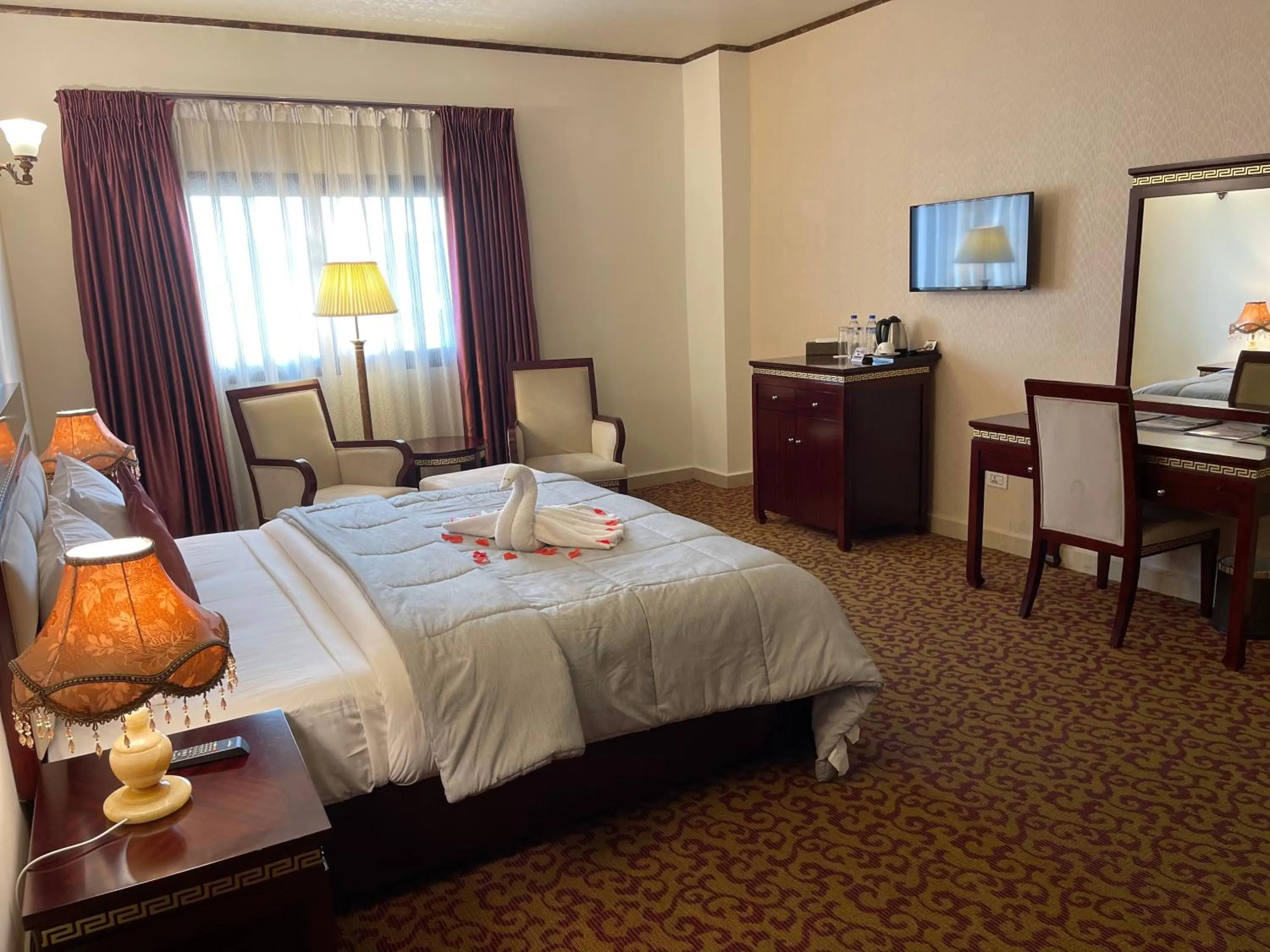 Bedroom, Bed in Boulevard Palace Hotel