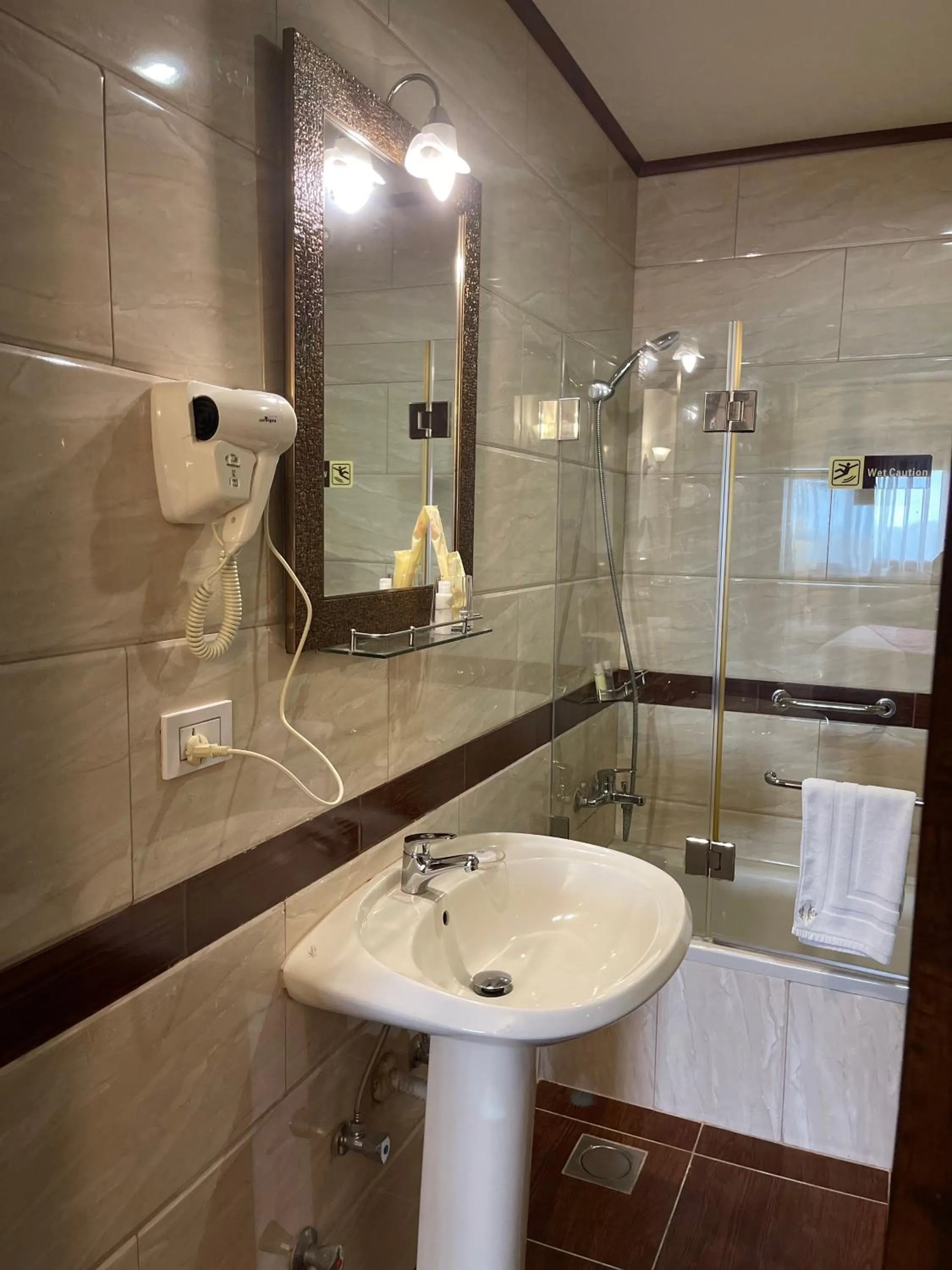Bathroom in Boulevard Palace Hotel