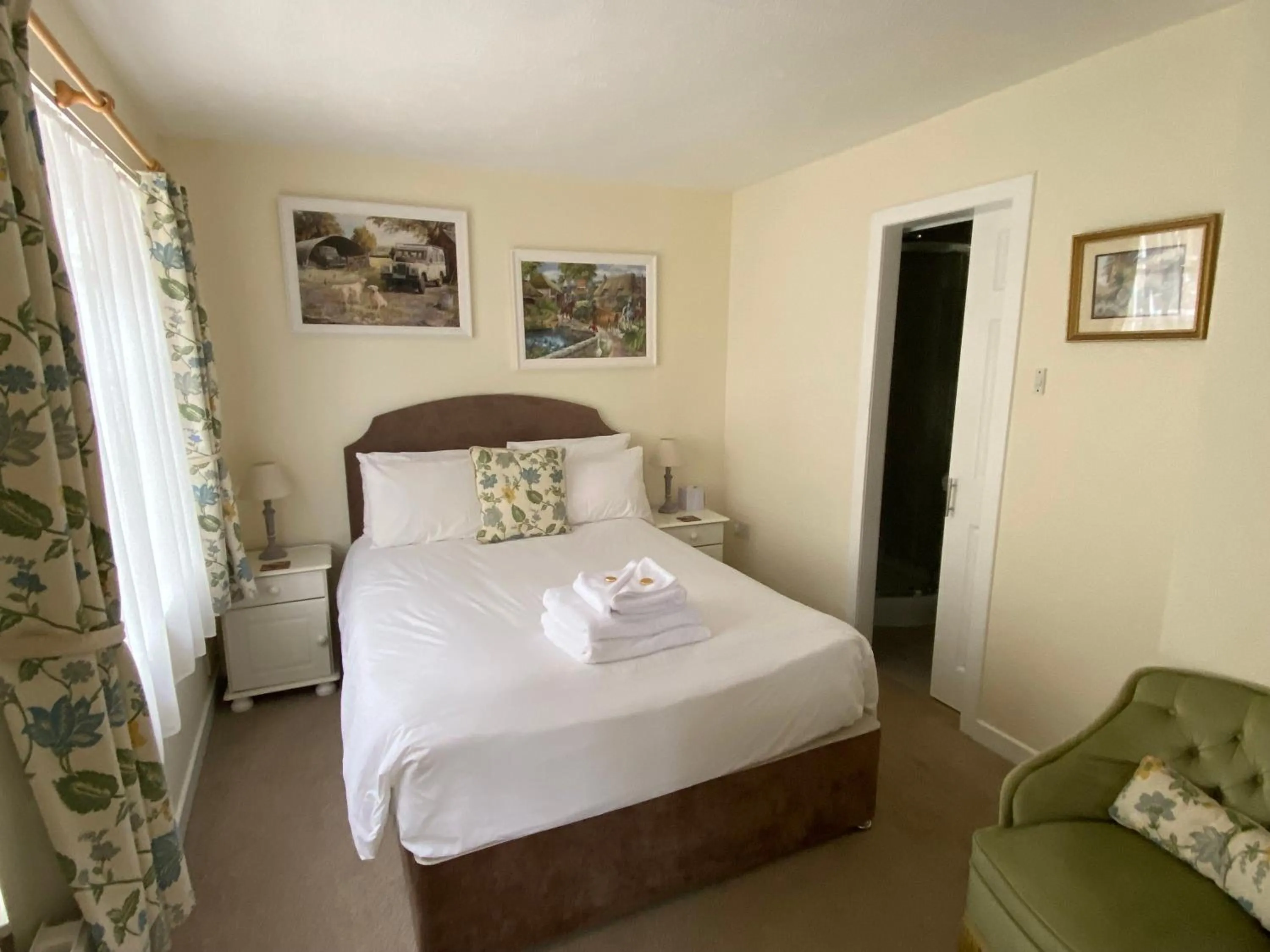 Bed in Lubnaig Guest House