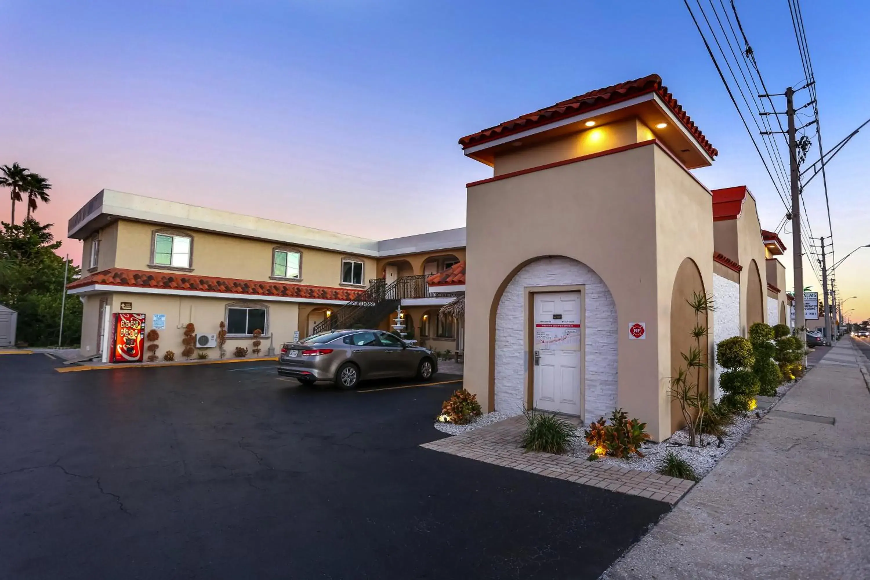 Facade/entrance in Bayview Plaza Waterfront Resort Facade/entrance in Bayview Plaza Waterfront Resort