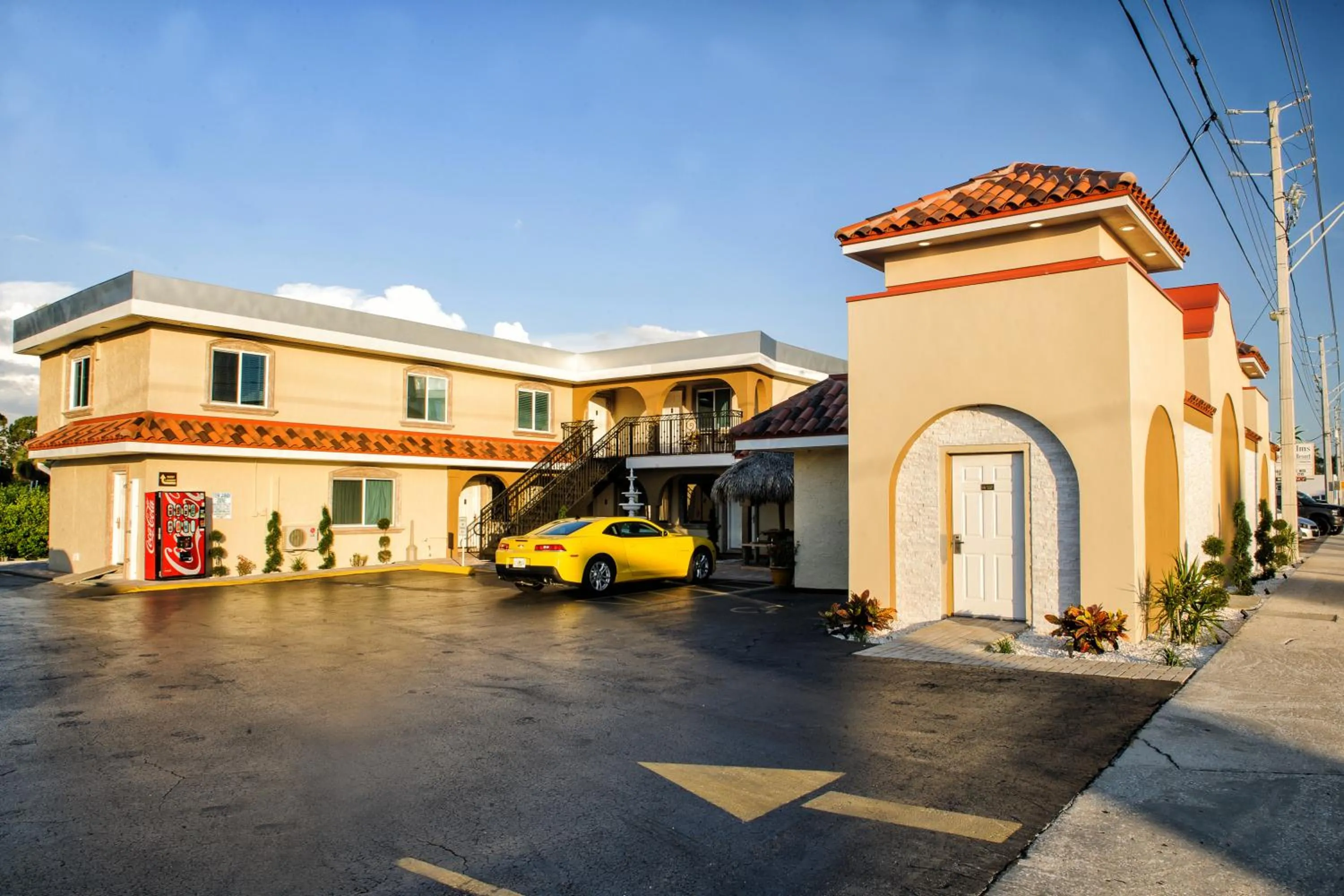 Property building in Bayview Plaza Waterfront Resort