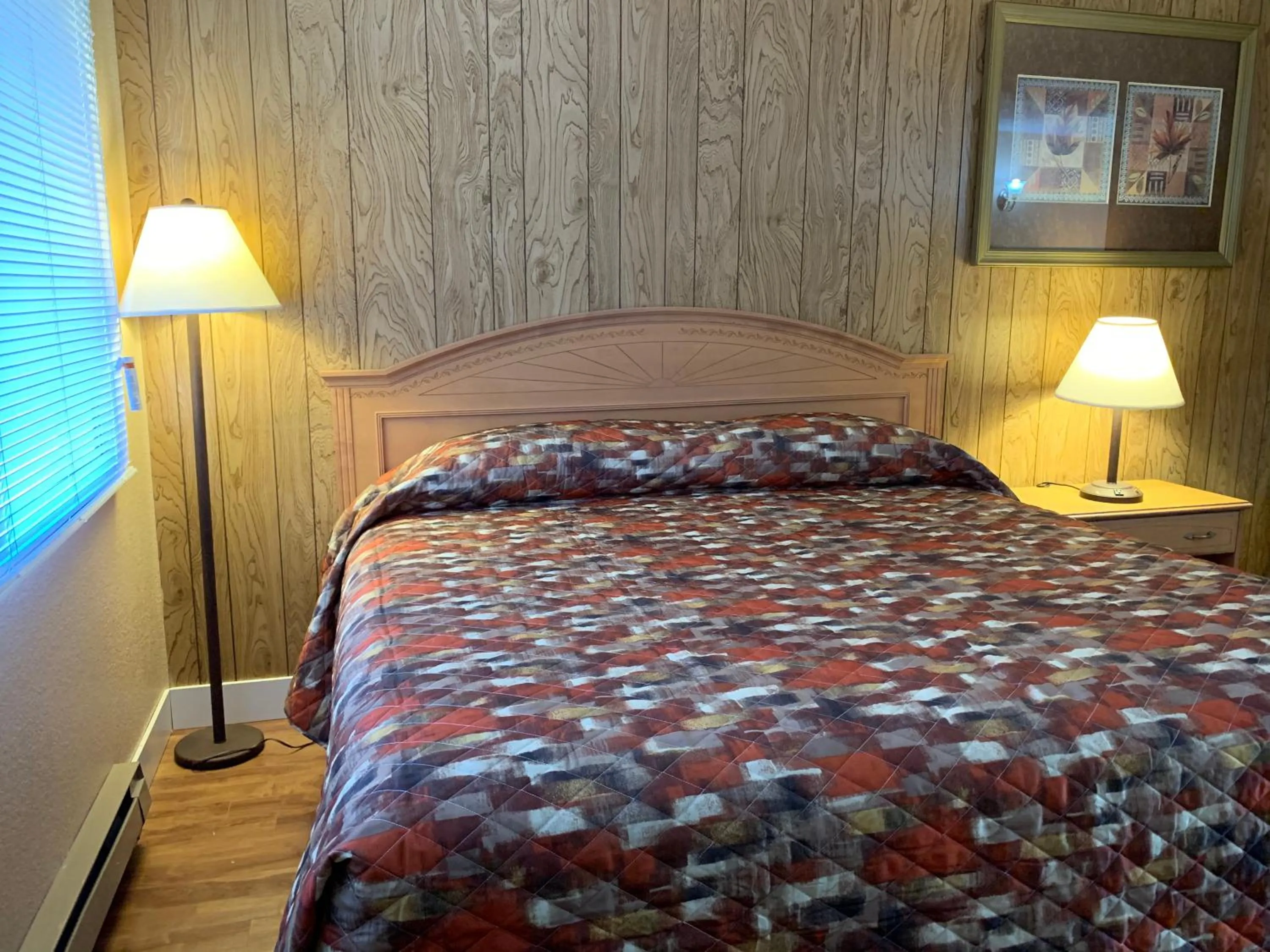 Bed in Green View Motel and RV Park