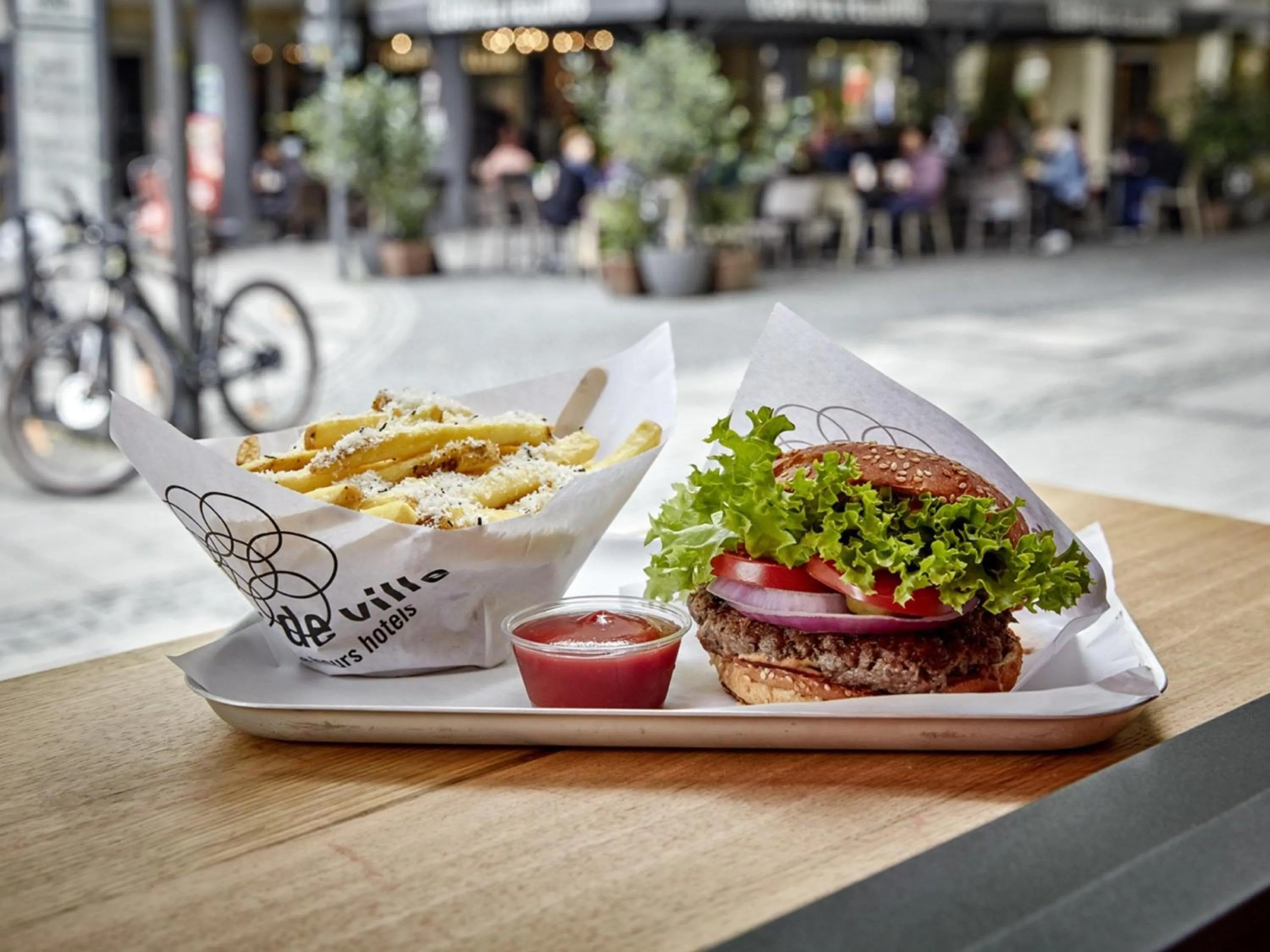 Restaurant/places to eat in 25hours Hotel The Royal Bavarian