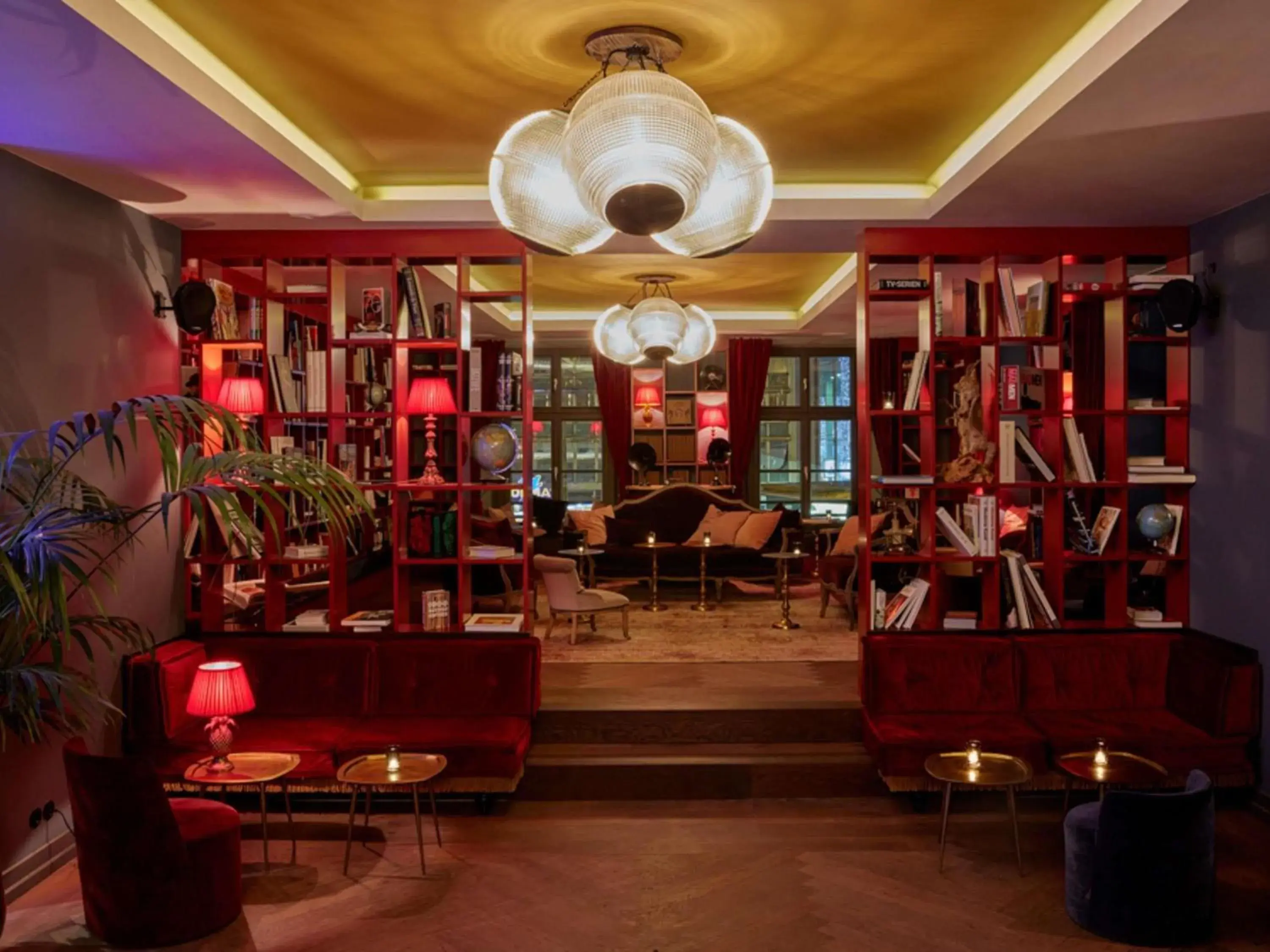 Lounge or bar in 25hours Hotel The Royal Bavarian Lounge or bar in 25hours Hotel The Royal Bavarian