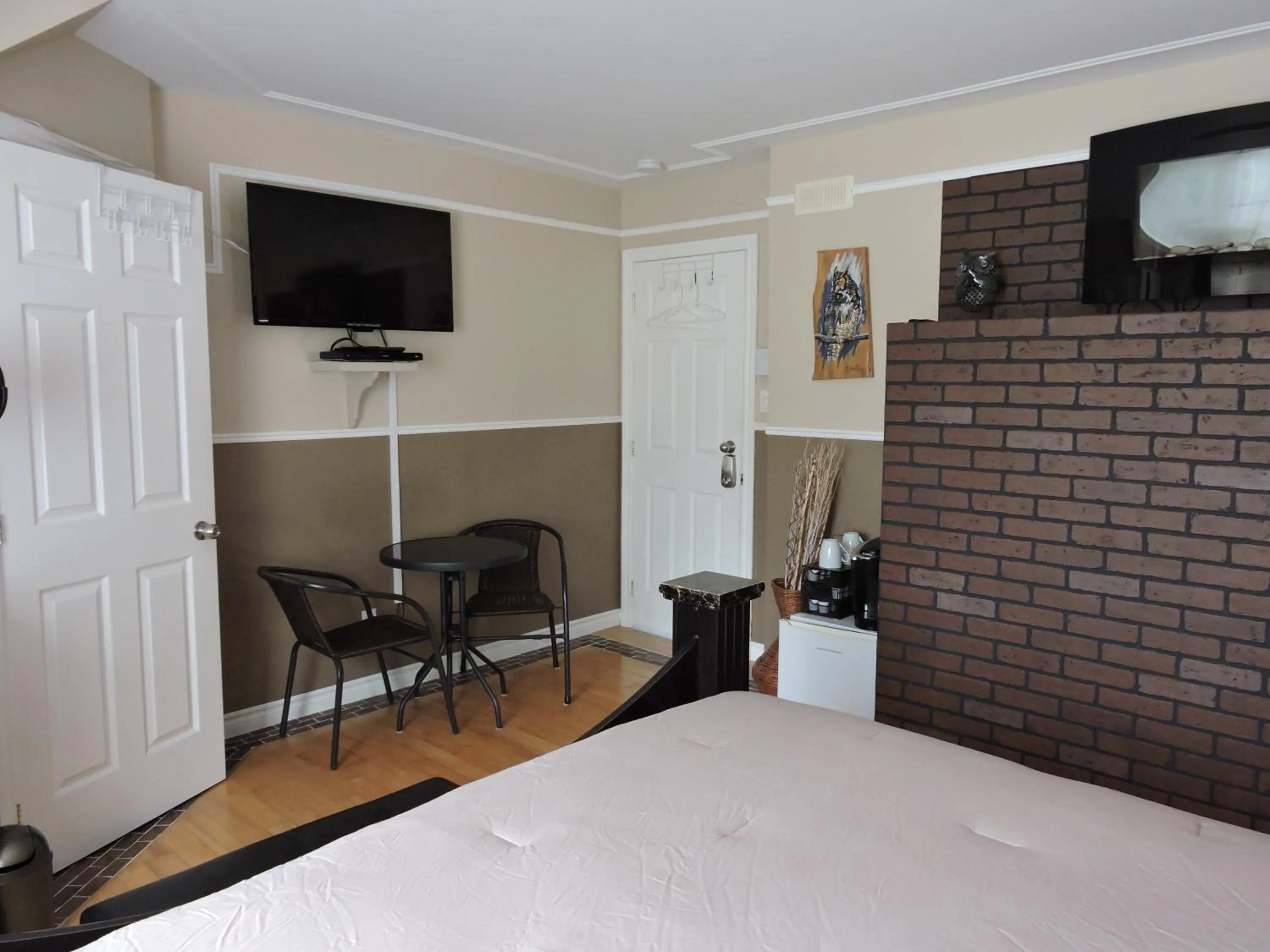 Photo of the whole room, Bed in Gite Passion et Tendresse B&B