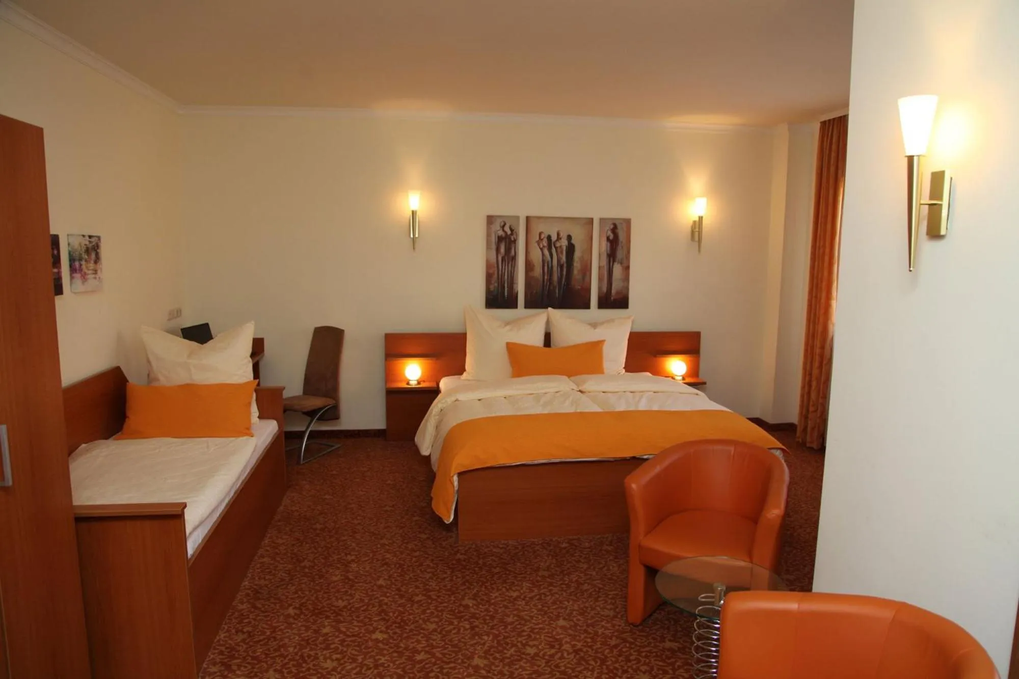 Photo of the whole room, Bed in my CITY HOTEL