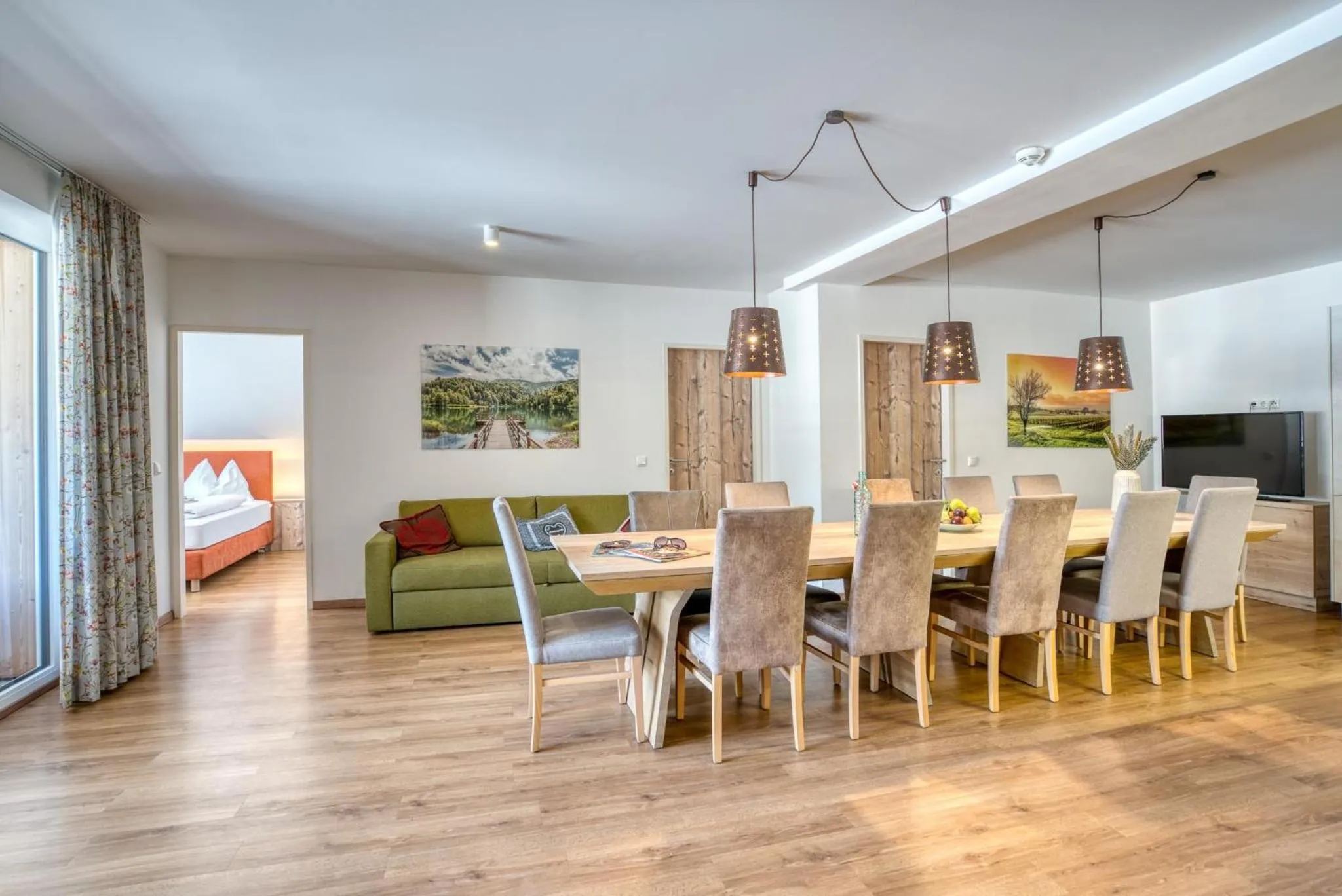 TV and multimedia in COOEE alpin Hotel Dachstein