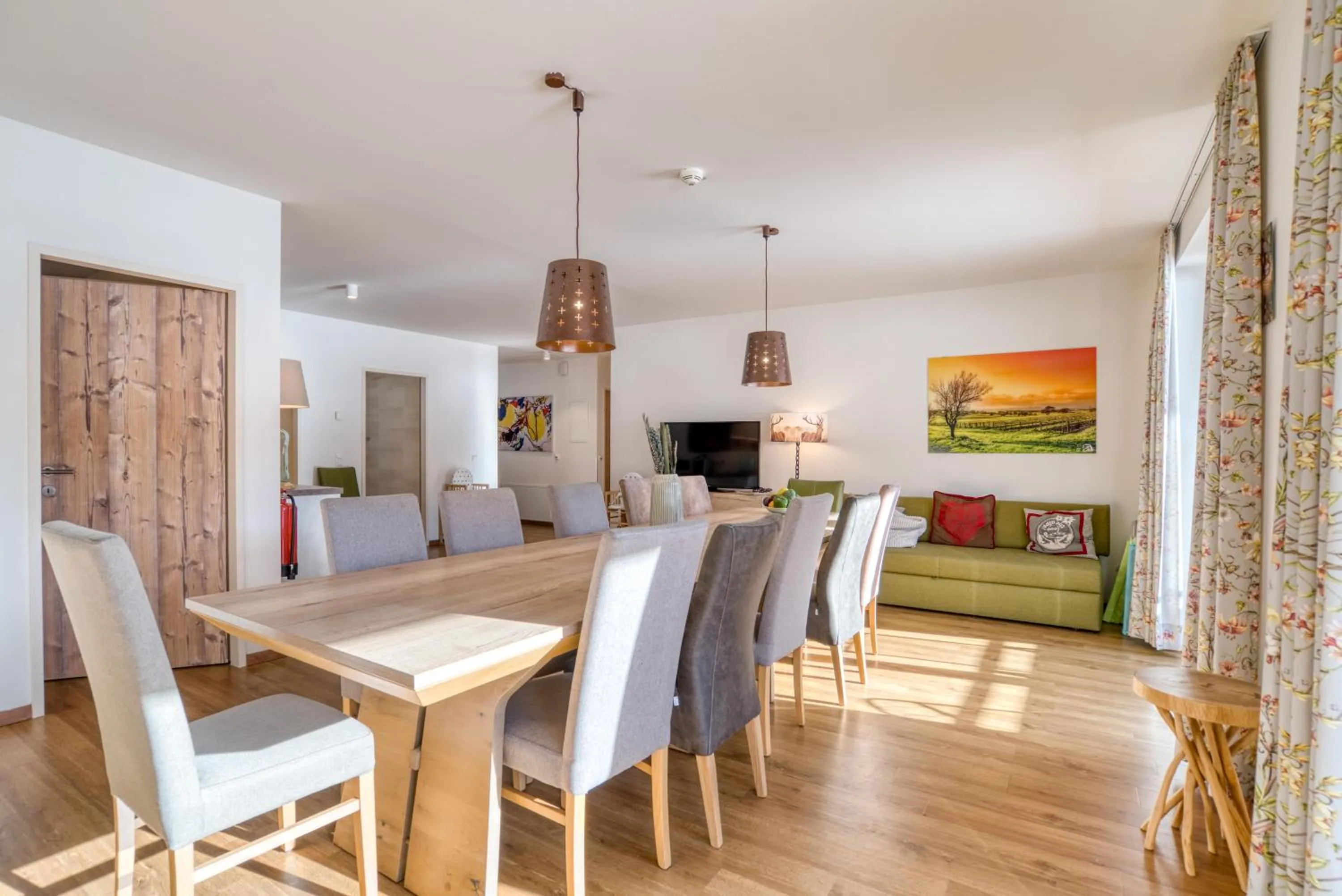 TV and multimedia in COOEE alpin Hotel Dachstein