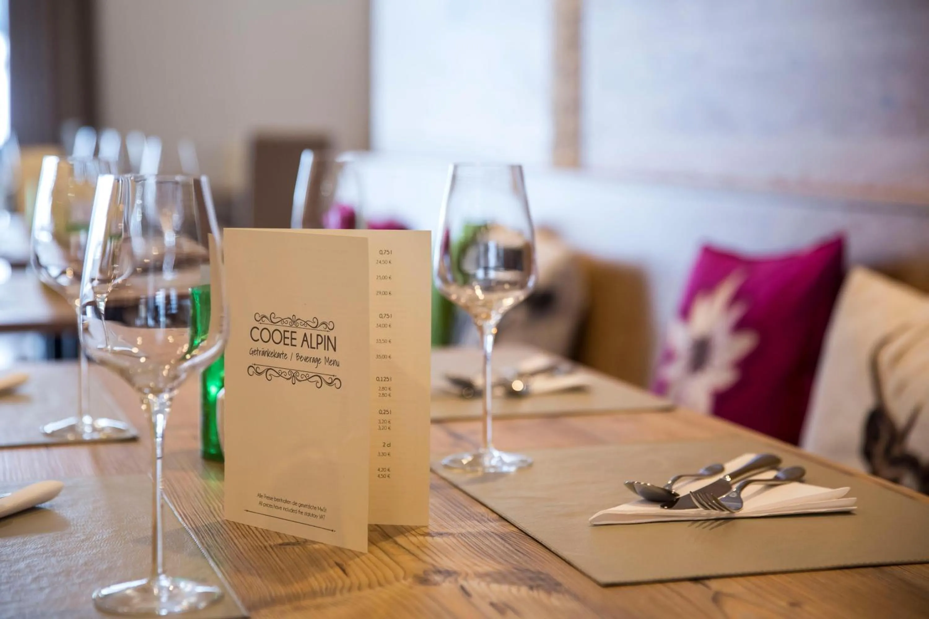 Restaurant/places to eat in COOEE alpin Hotel Dachstein