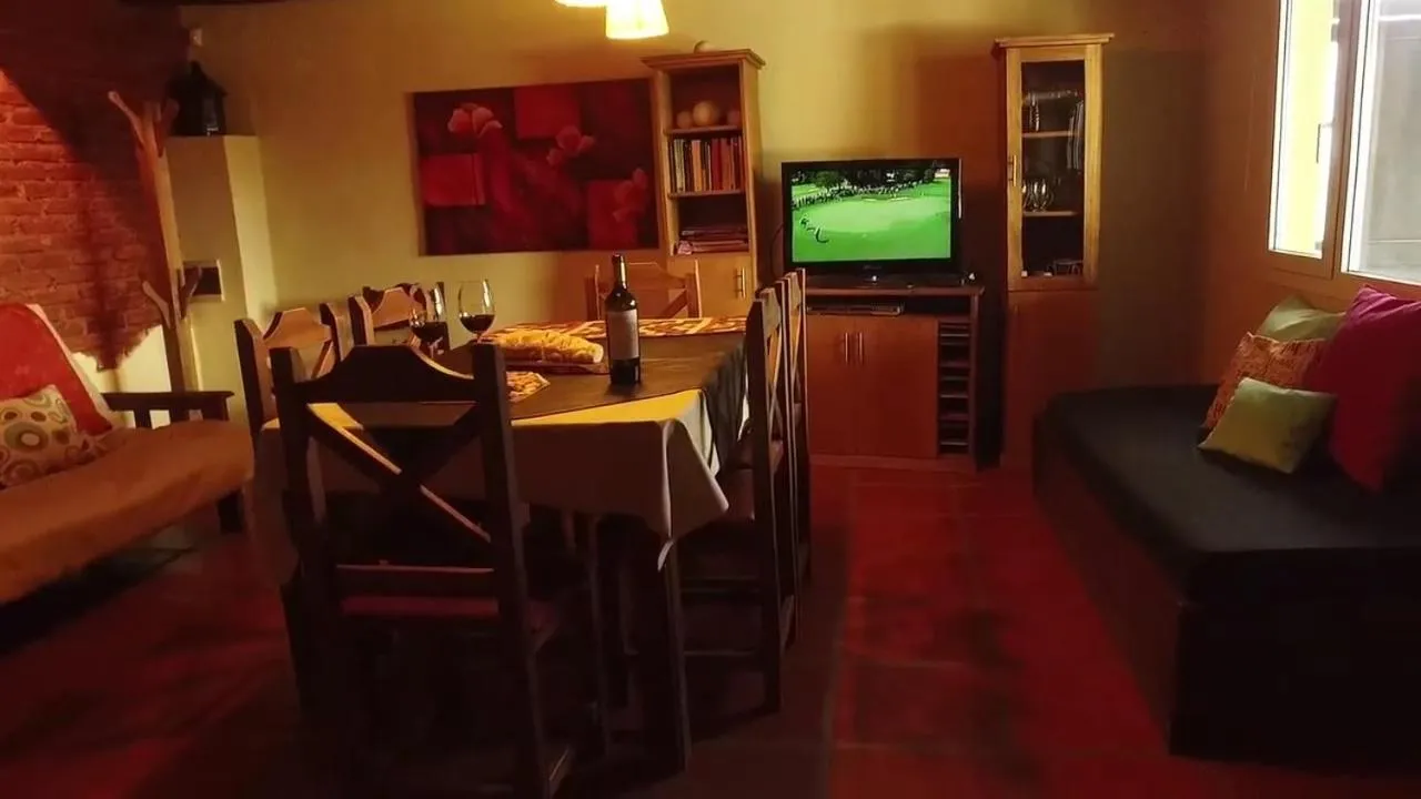 Dining area in Canu Loft
