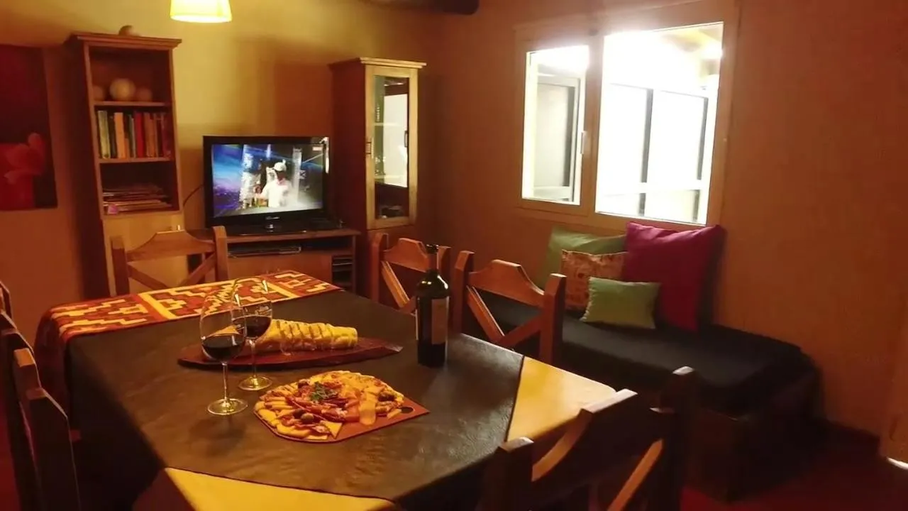 Dining area in Canu Loft