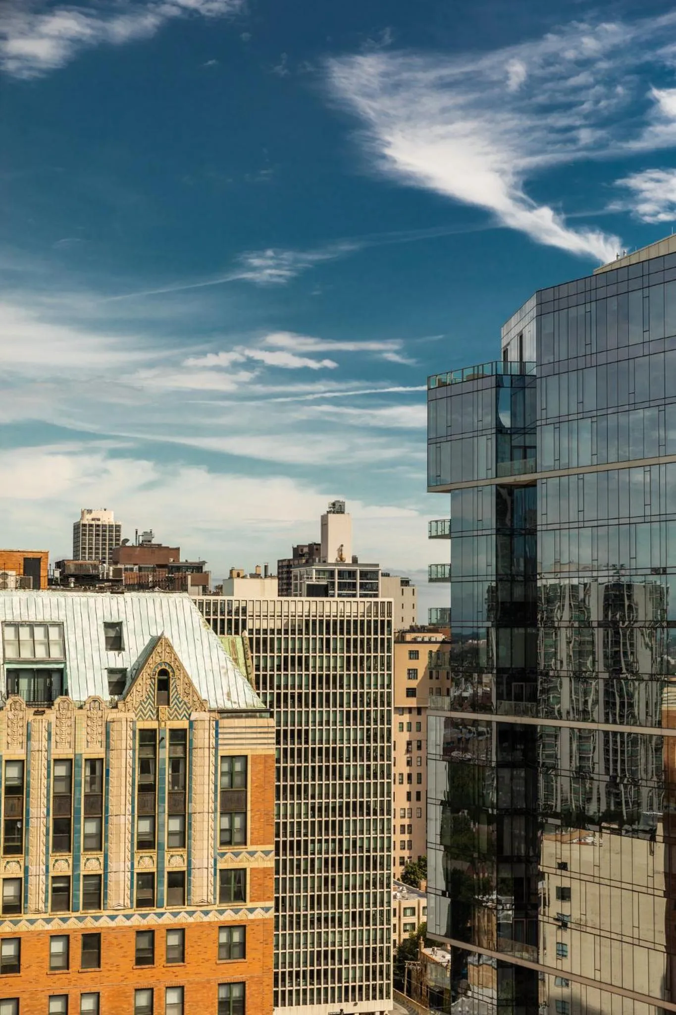 Property building in Viceroy Chicago