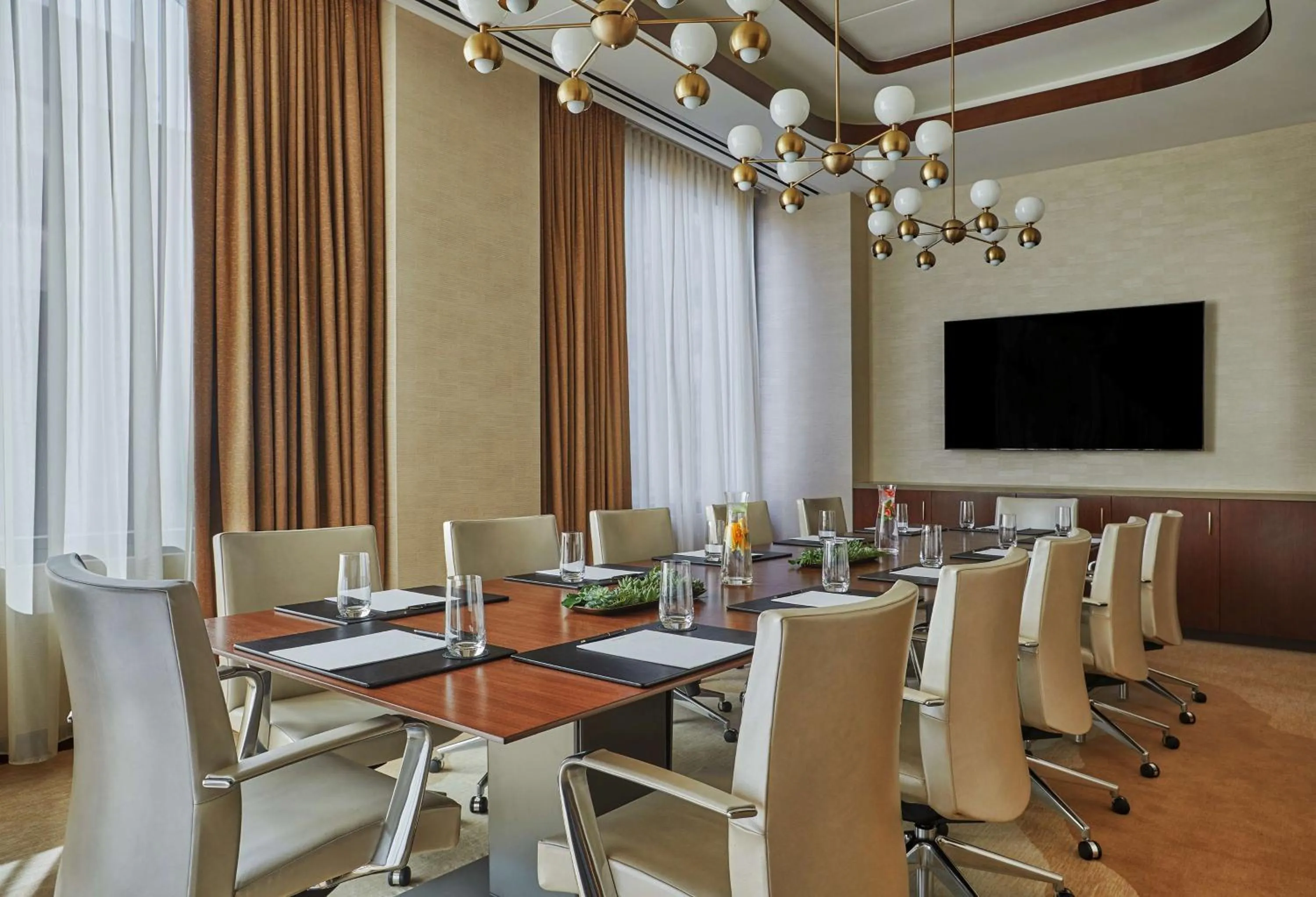 Meeting/conference room in Viceroy Chicago