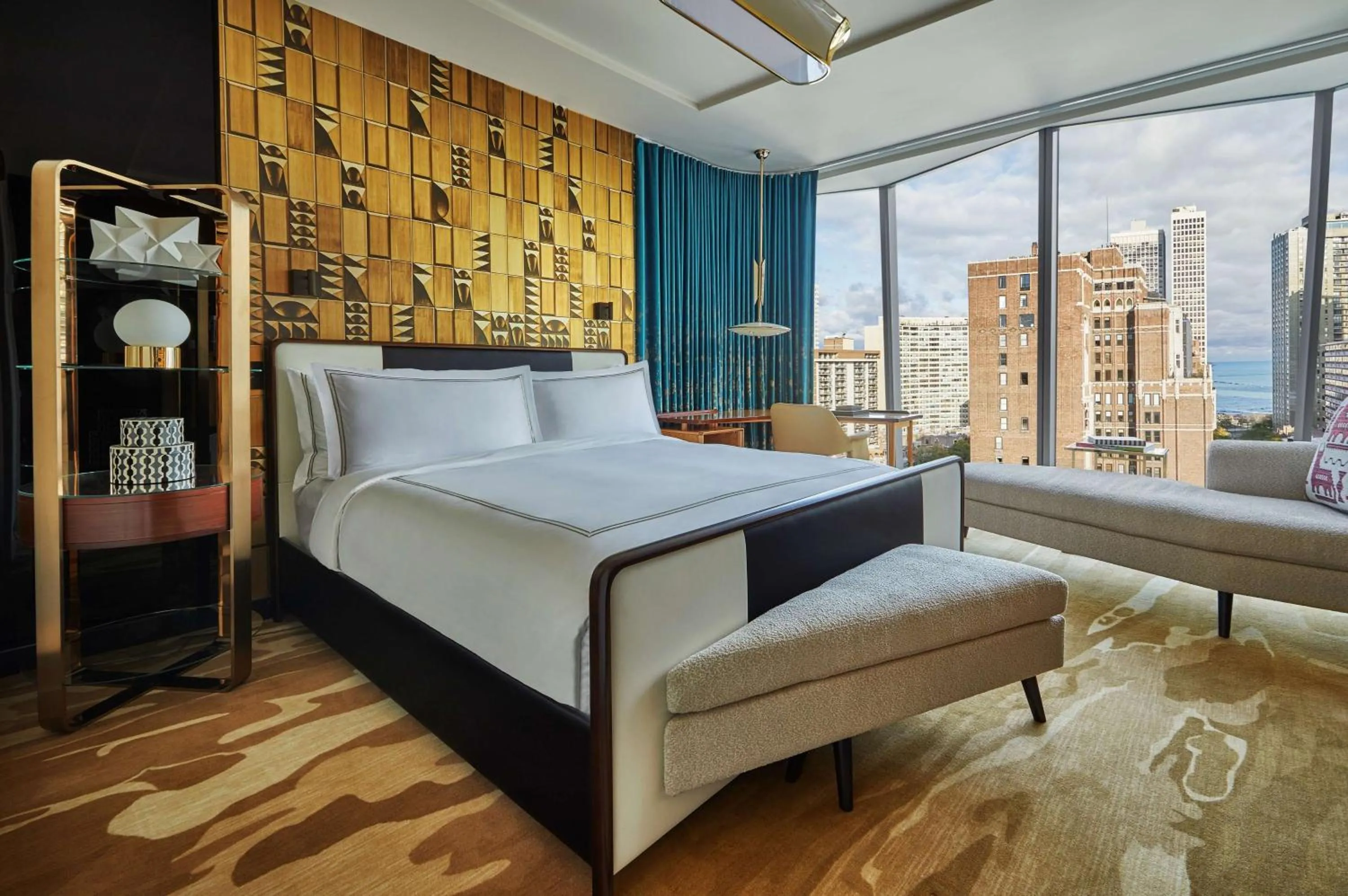 Bedroom, Bed in Viceroy Chicago