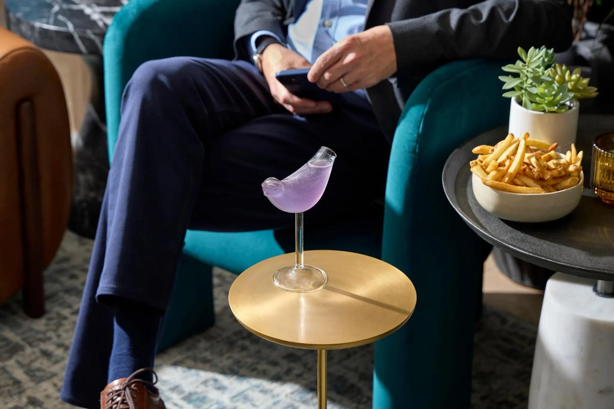 Restaurant/places to eat in Viceroy Chicago