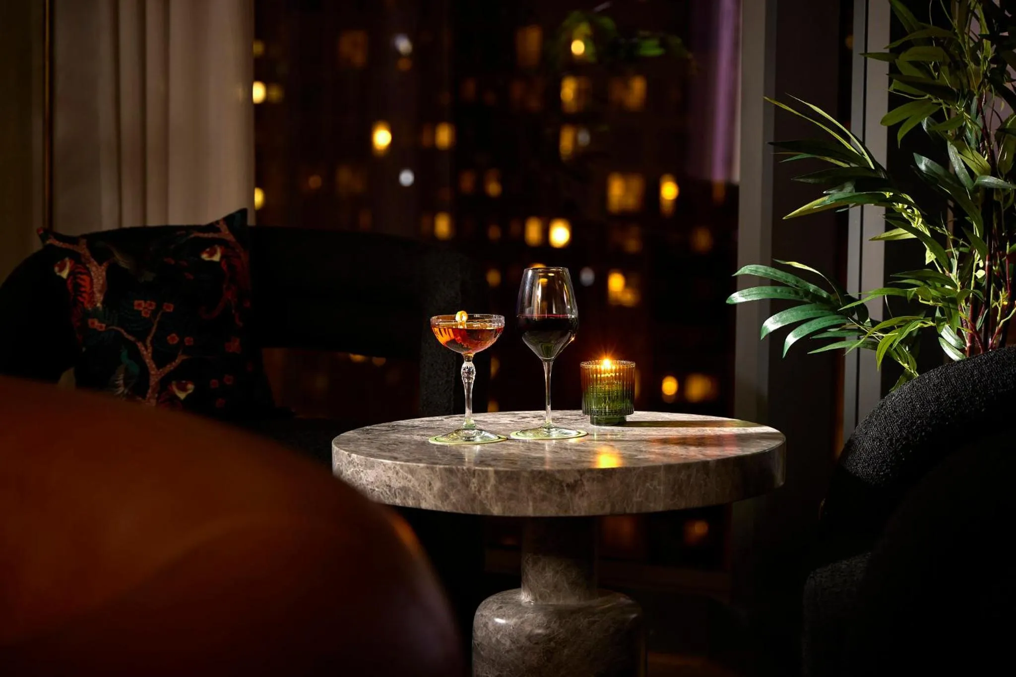 Restaurant/places to eat in Viceroy Chicago