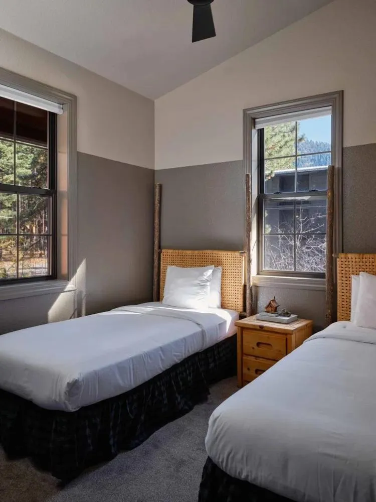 Bed in Black Bear Lodge