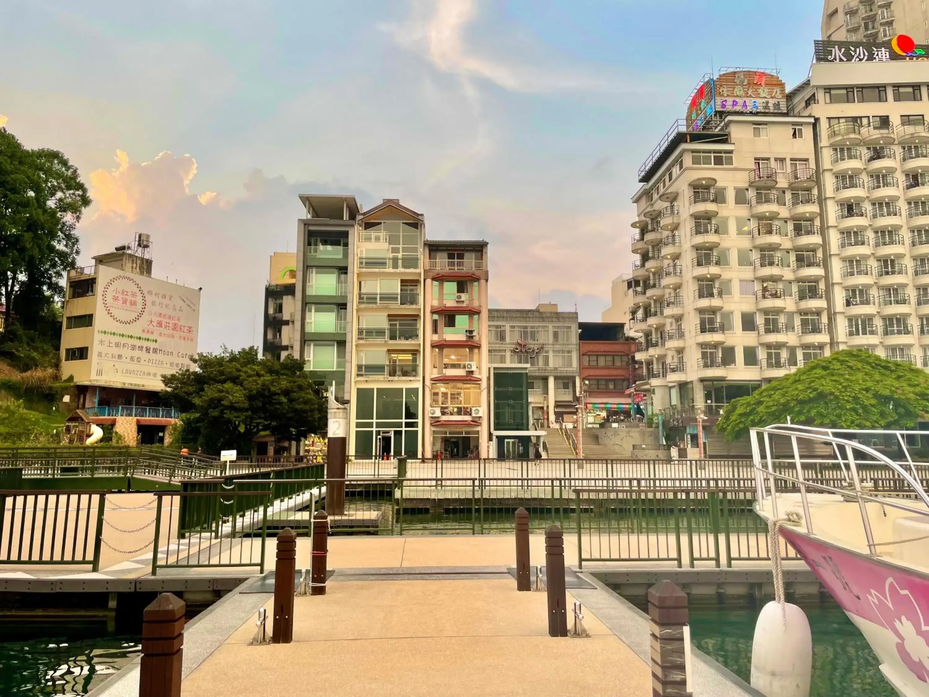 Property building in Ming Hu B&B Property building in Ming Hu B&B