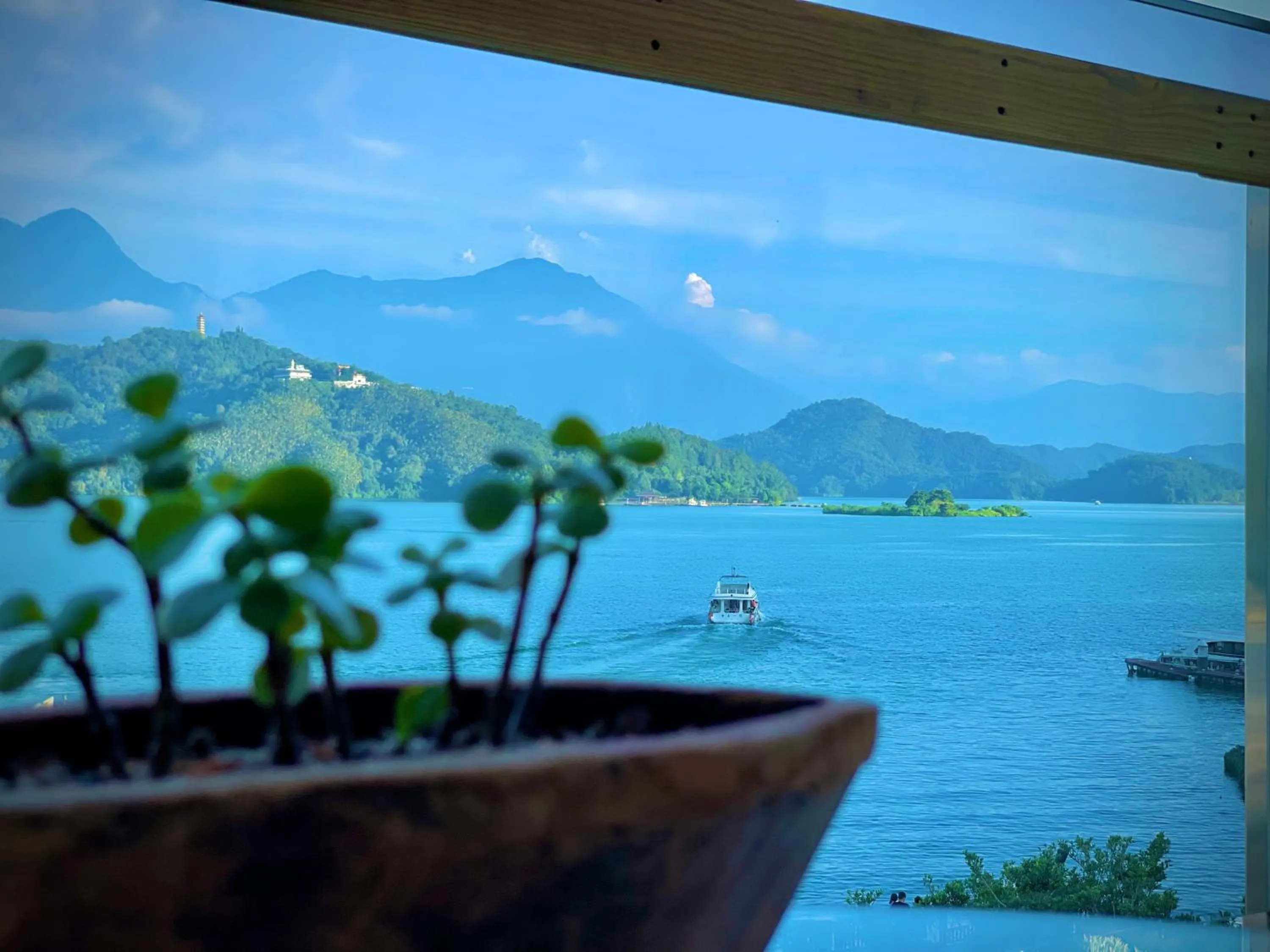 Landmark view in Ming Hu B&B