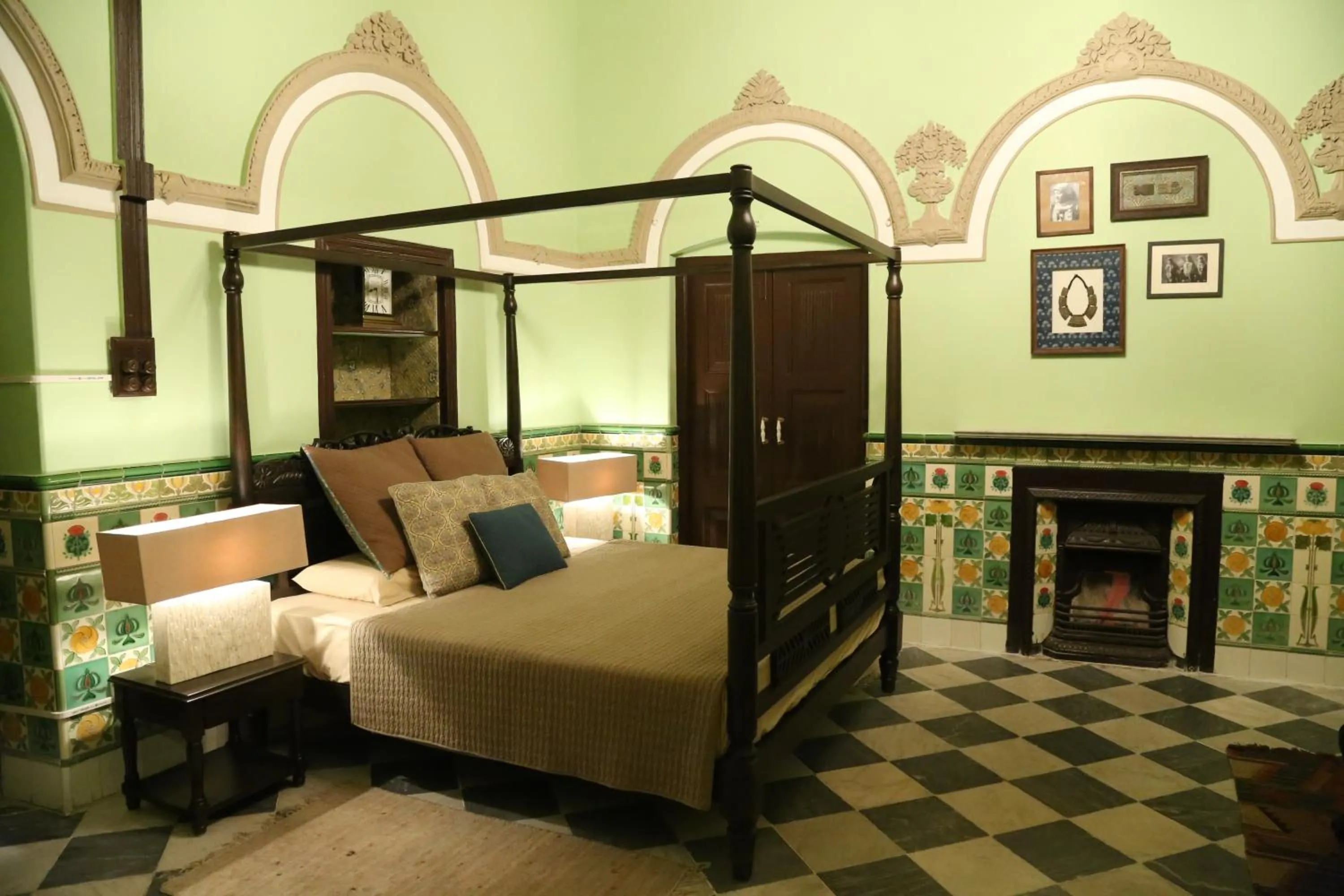 Photo of the whole room, Bed in Raghu Vilas