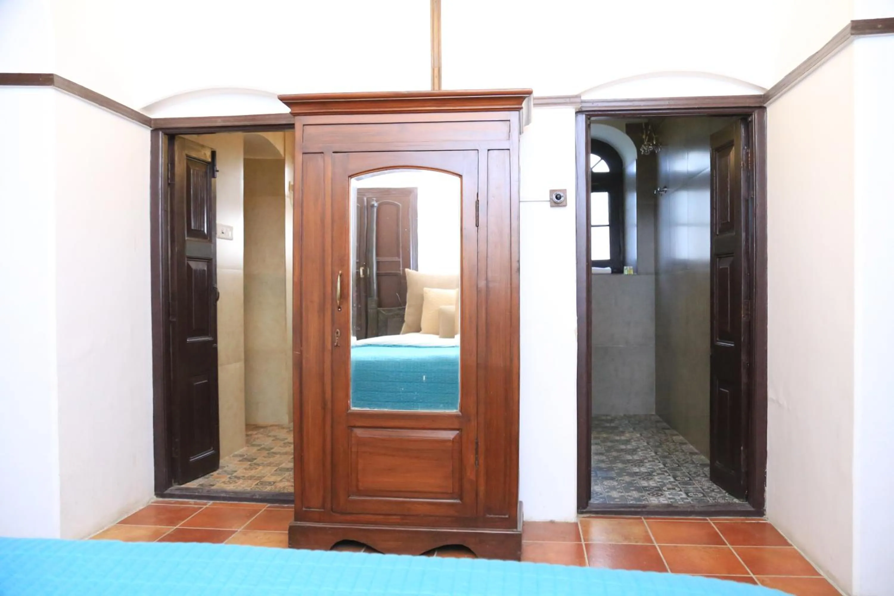 wardrobe, Bed in Raghu Vilas