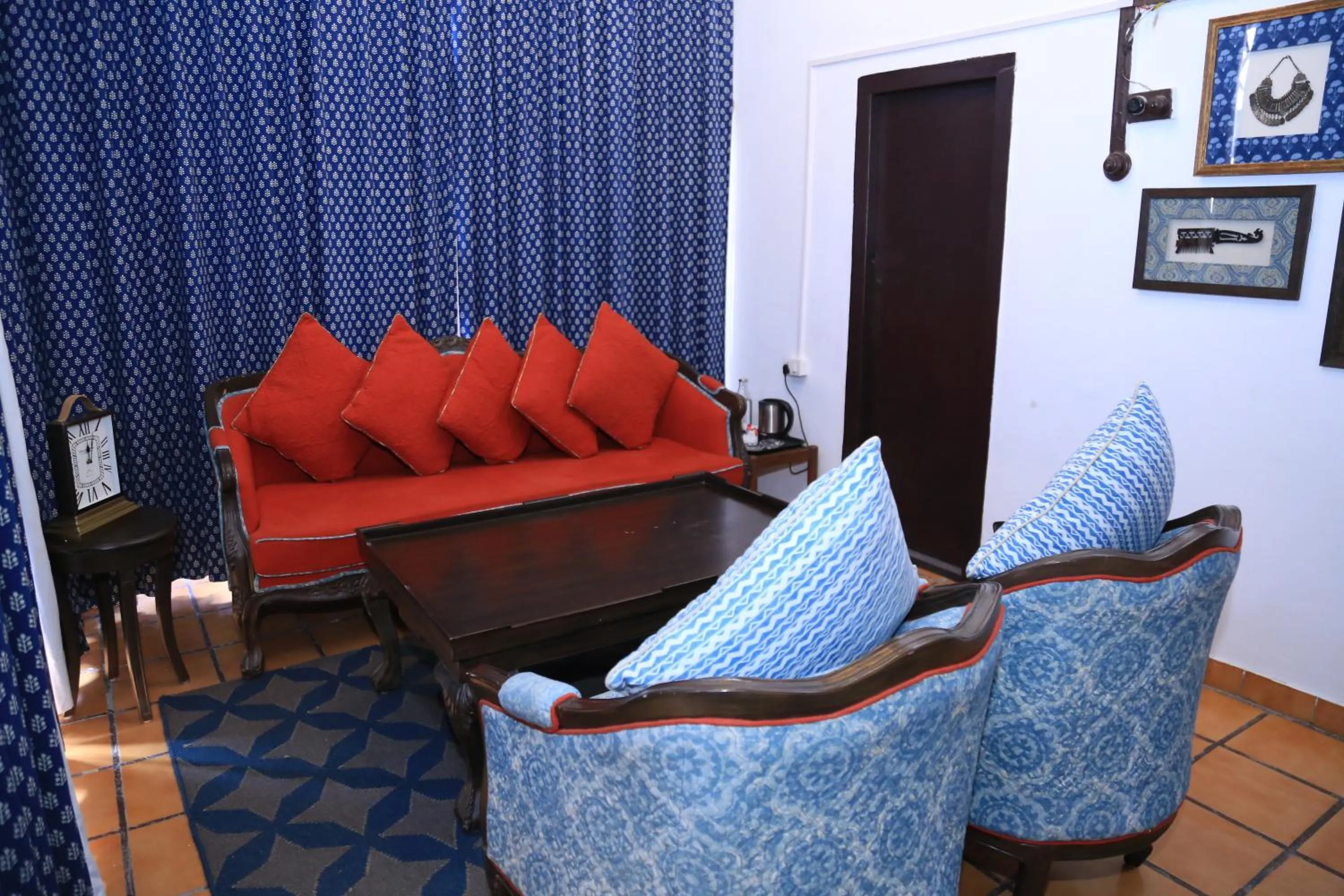 Living room in Raghu Vilas