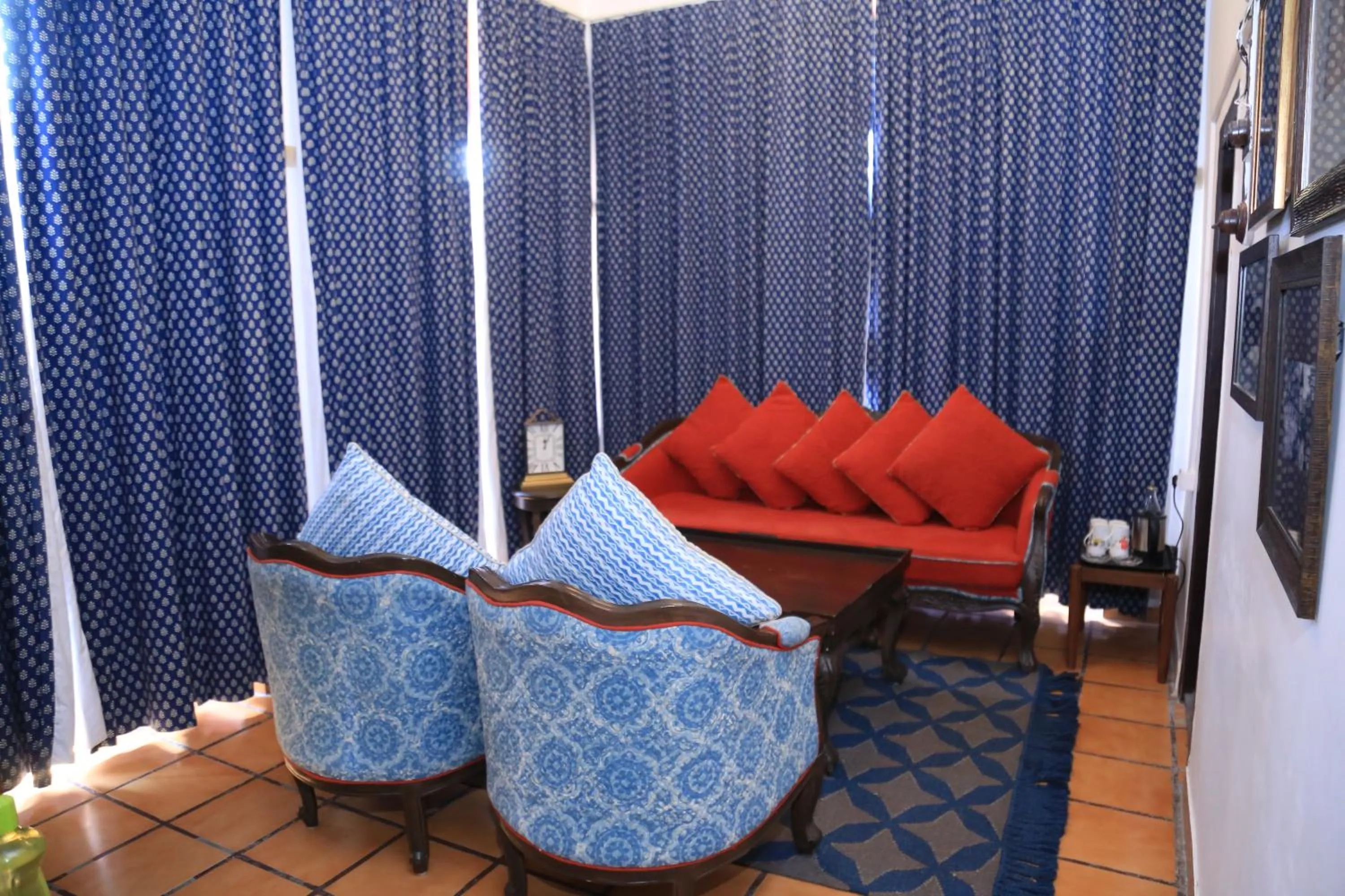 Living room in Raghu Vilas