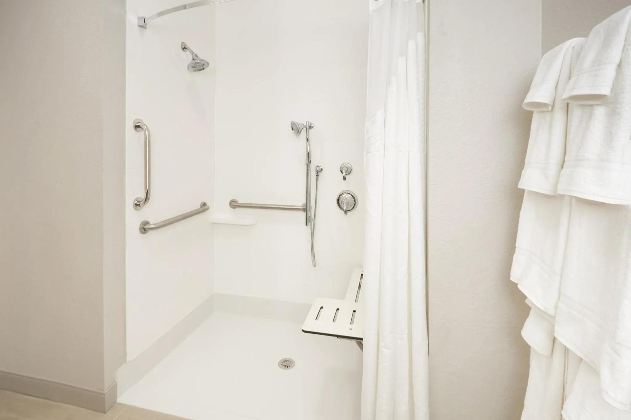 Bathroom in Holiday Inn Express & Suites Chicago North Shore - Niles by IHG
