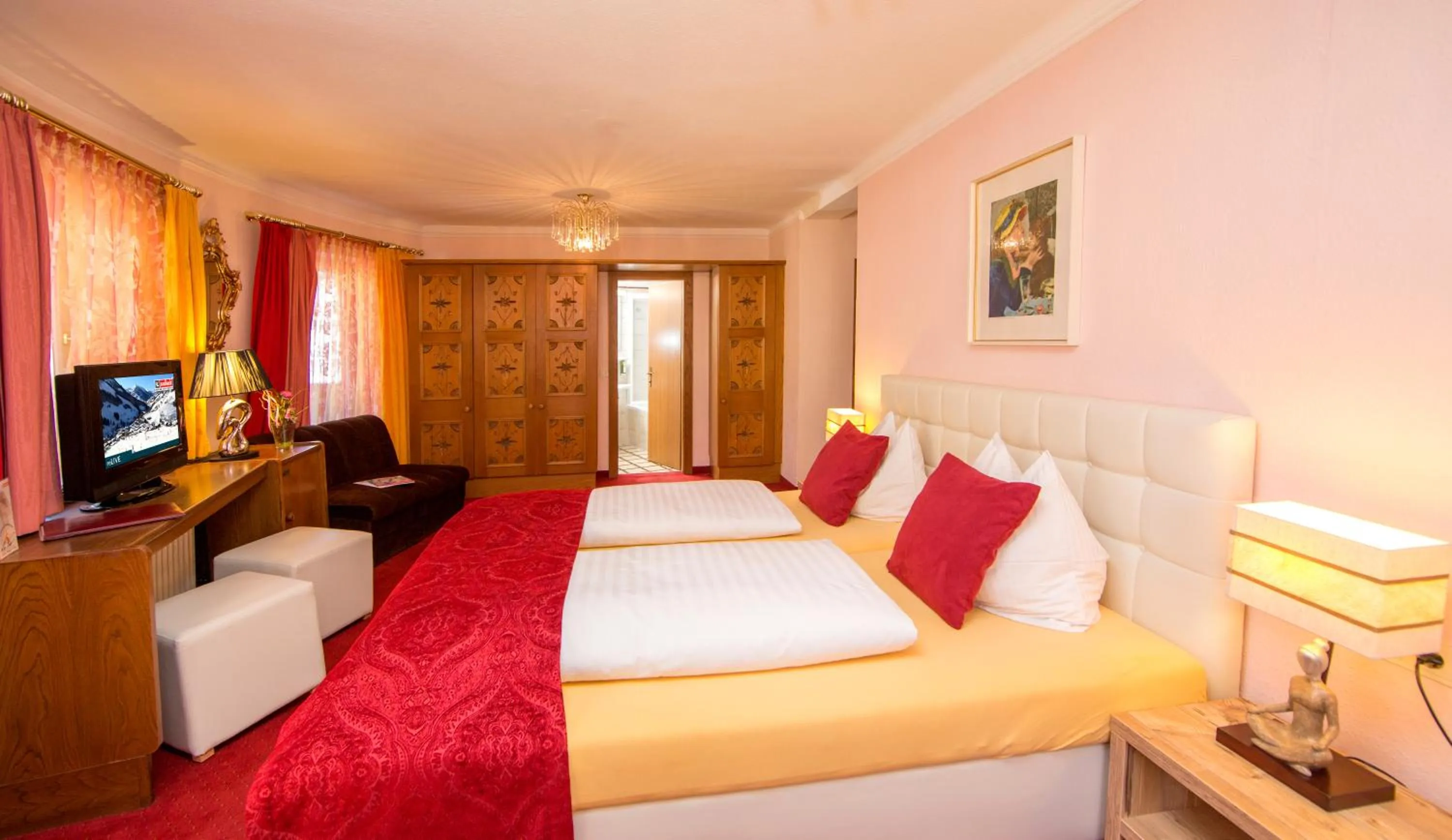 Photo of the whole room, Bed in Berger's Sporthotel