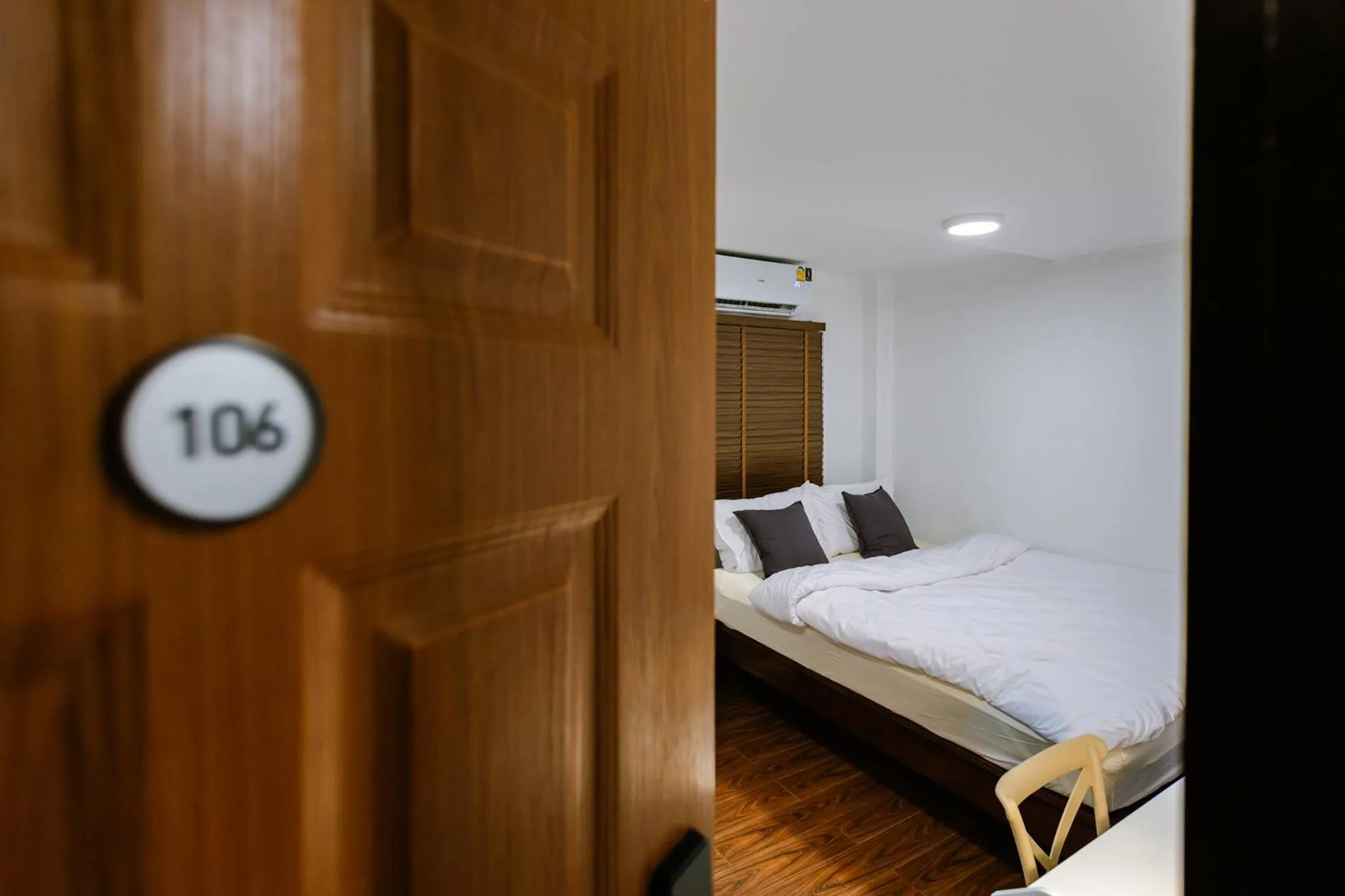 Bedroom, Bed in Diff Hostel