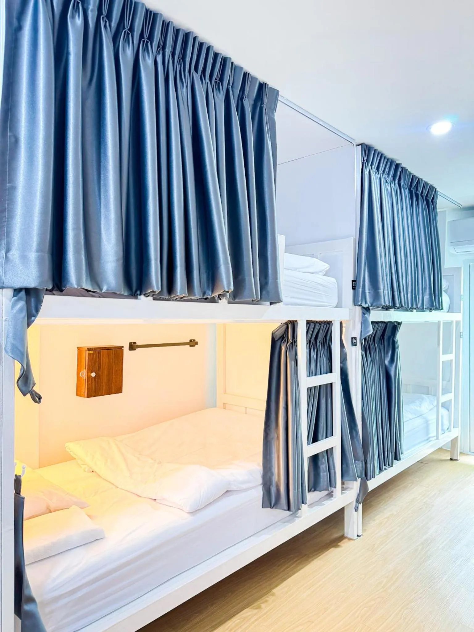 Bedroom, Bed in Diff Hostel