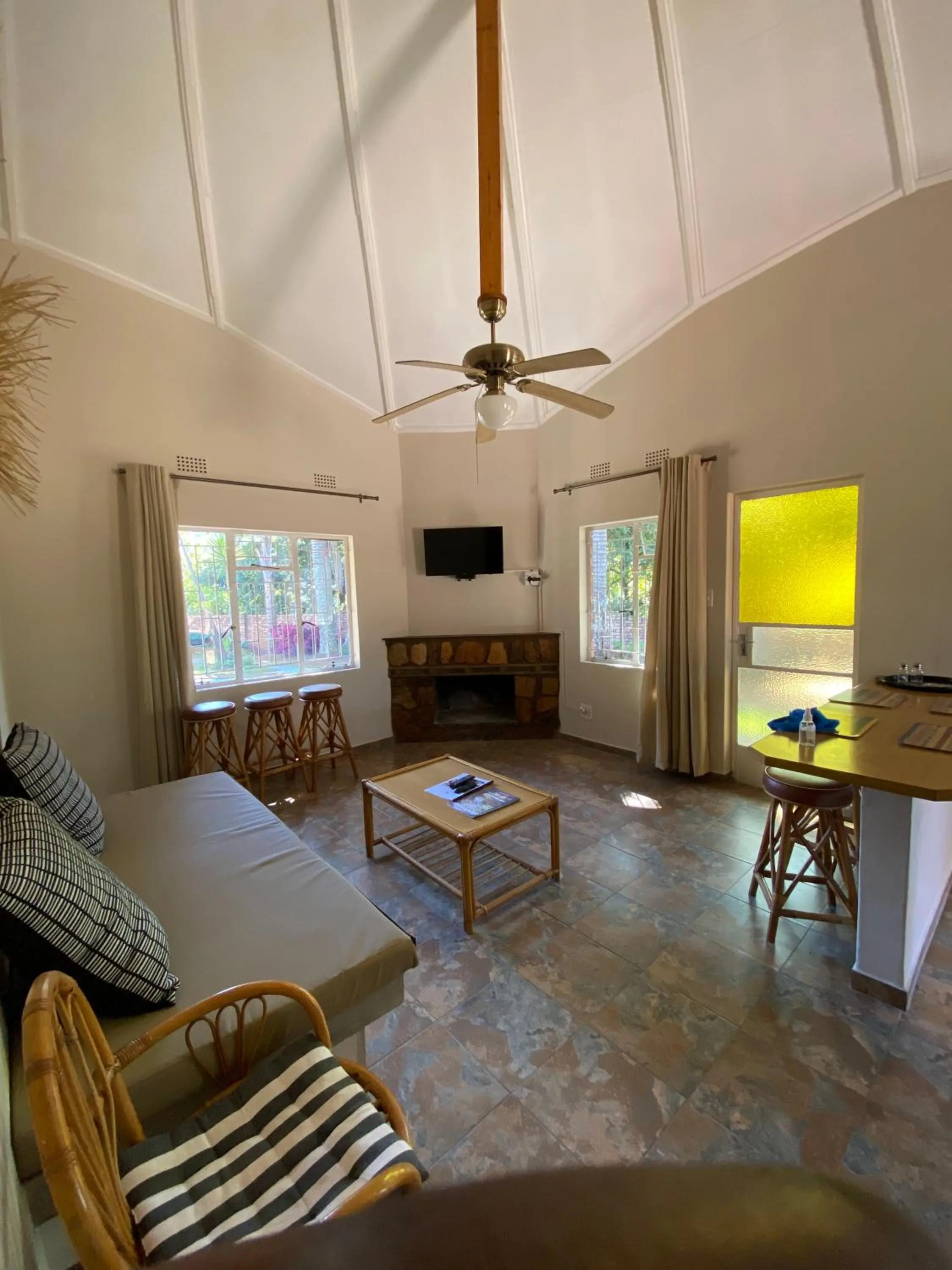 Kitchen or kitchenette in Magoebaskloof Mountain Lodge
