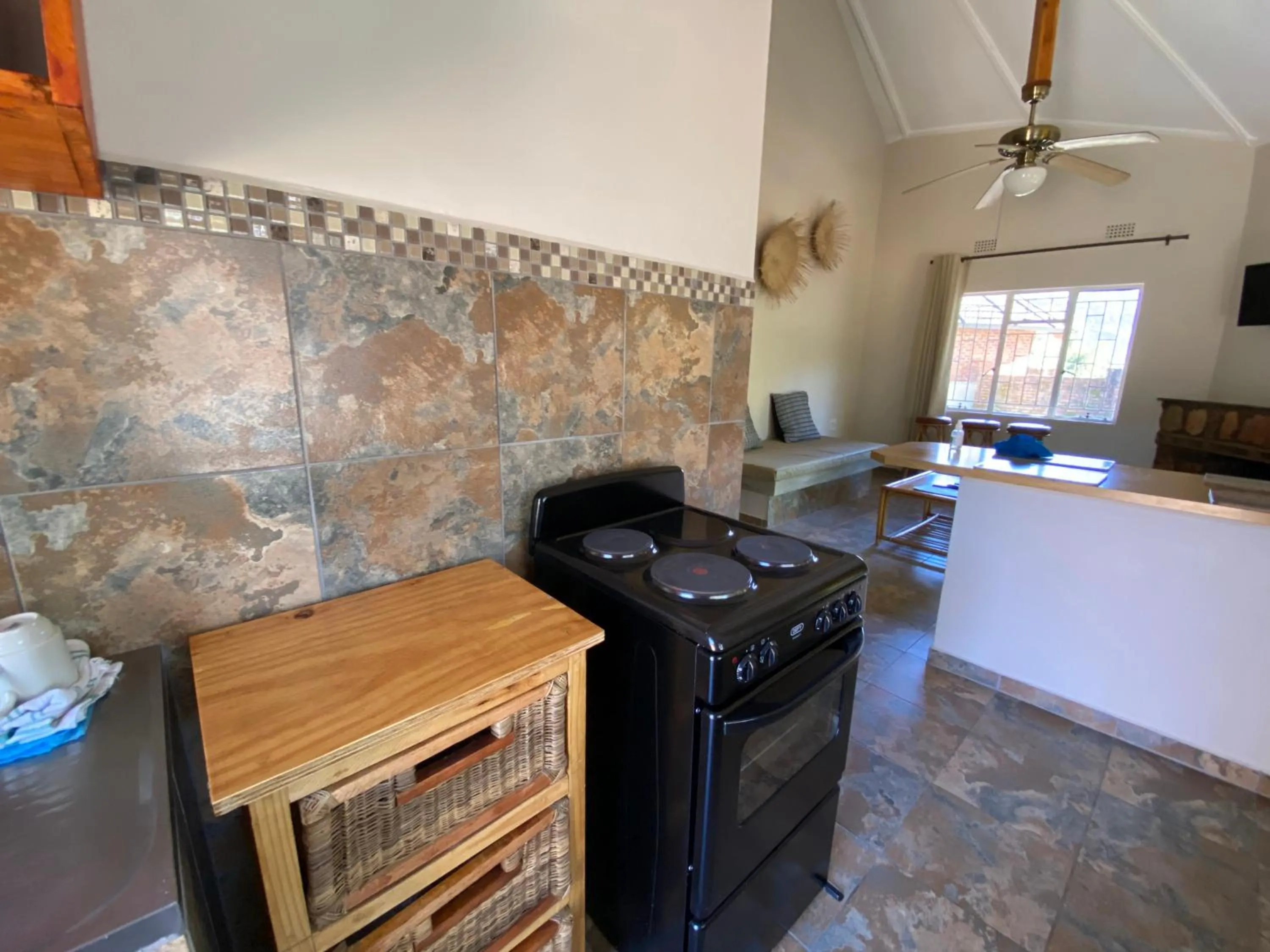Kitchen or kitchenette, Bed in Magoebaskloof Mountain Lodge
