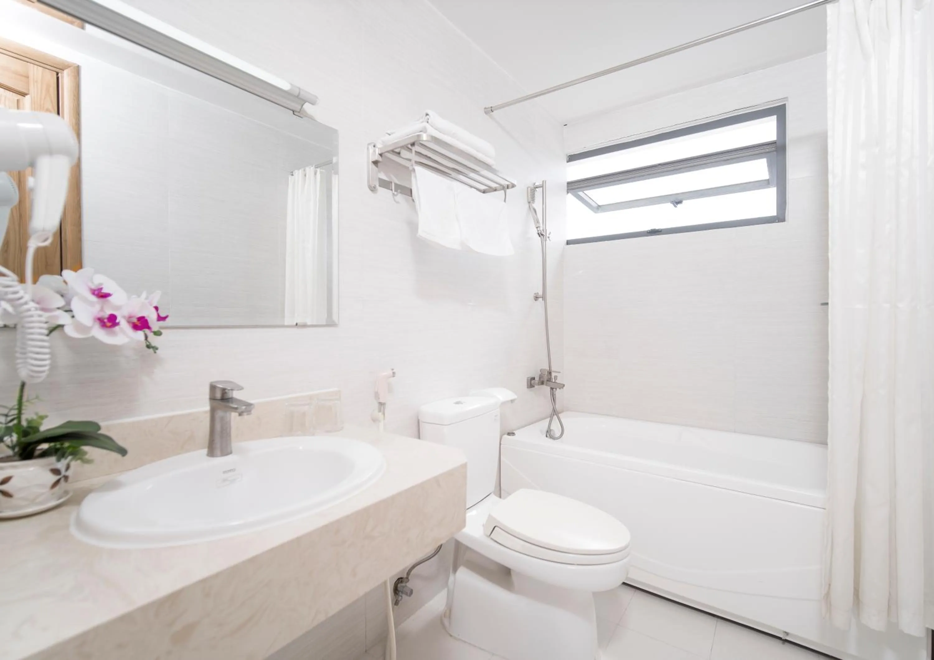 Shower in Merry Land Hotel Da Nang