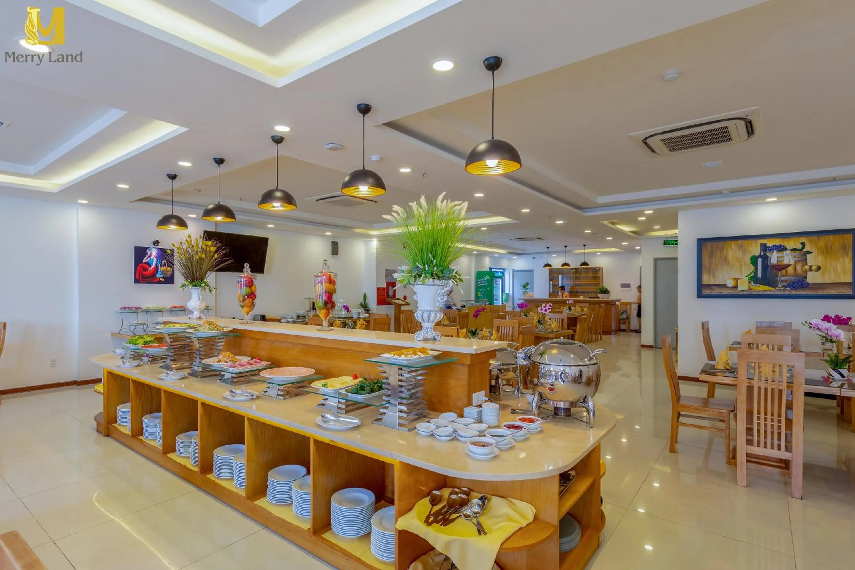 Buffet breakfast in Merry Land Hotel Da Nang