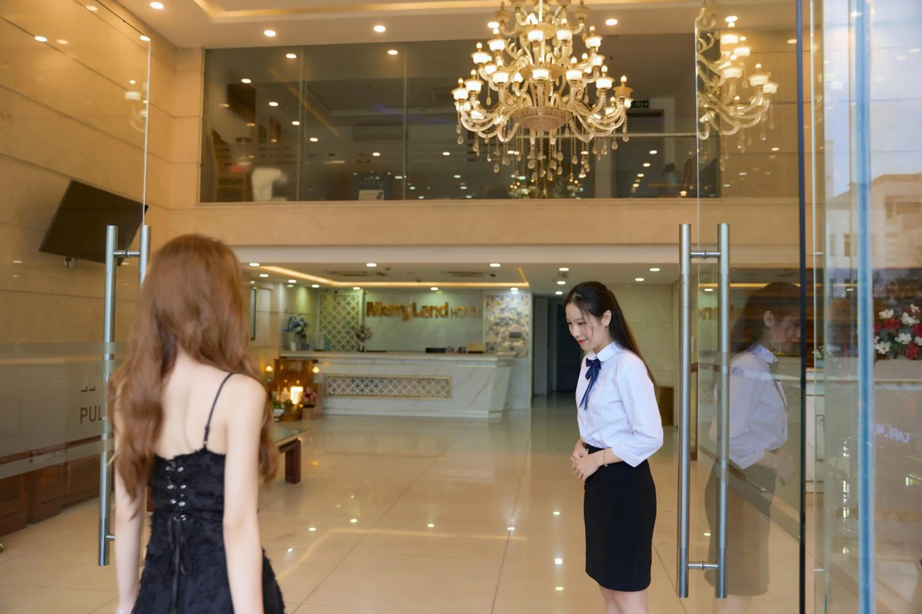 concierge in Merry Land Hotel Da Nang