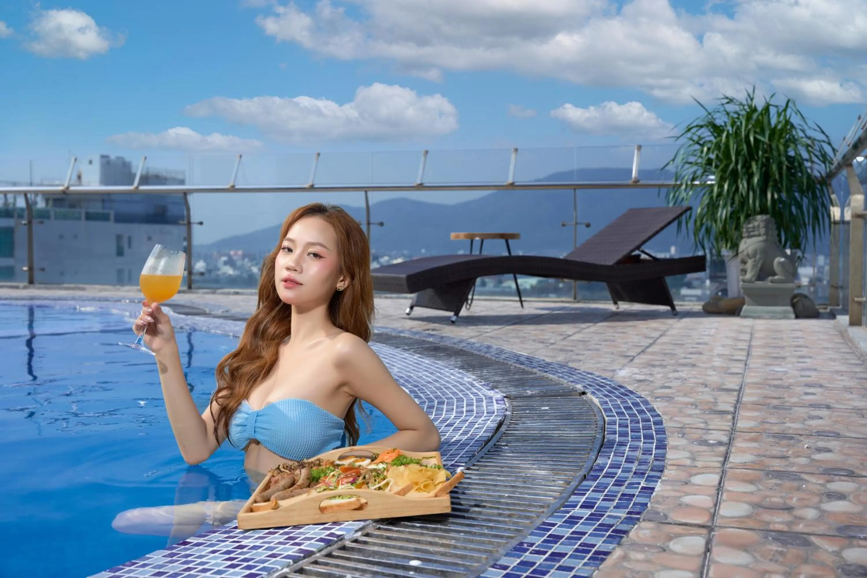 Swimming pool in Merry Land Hotel Da Nang