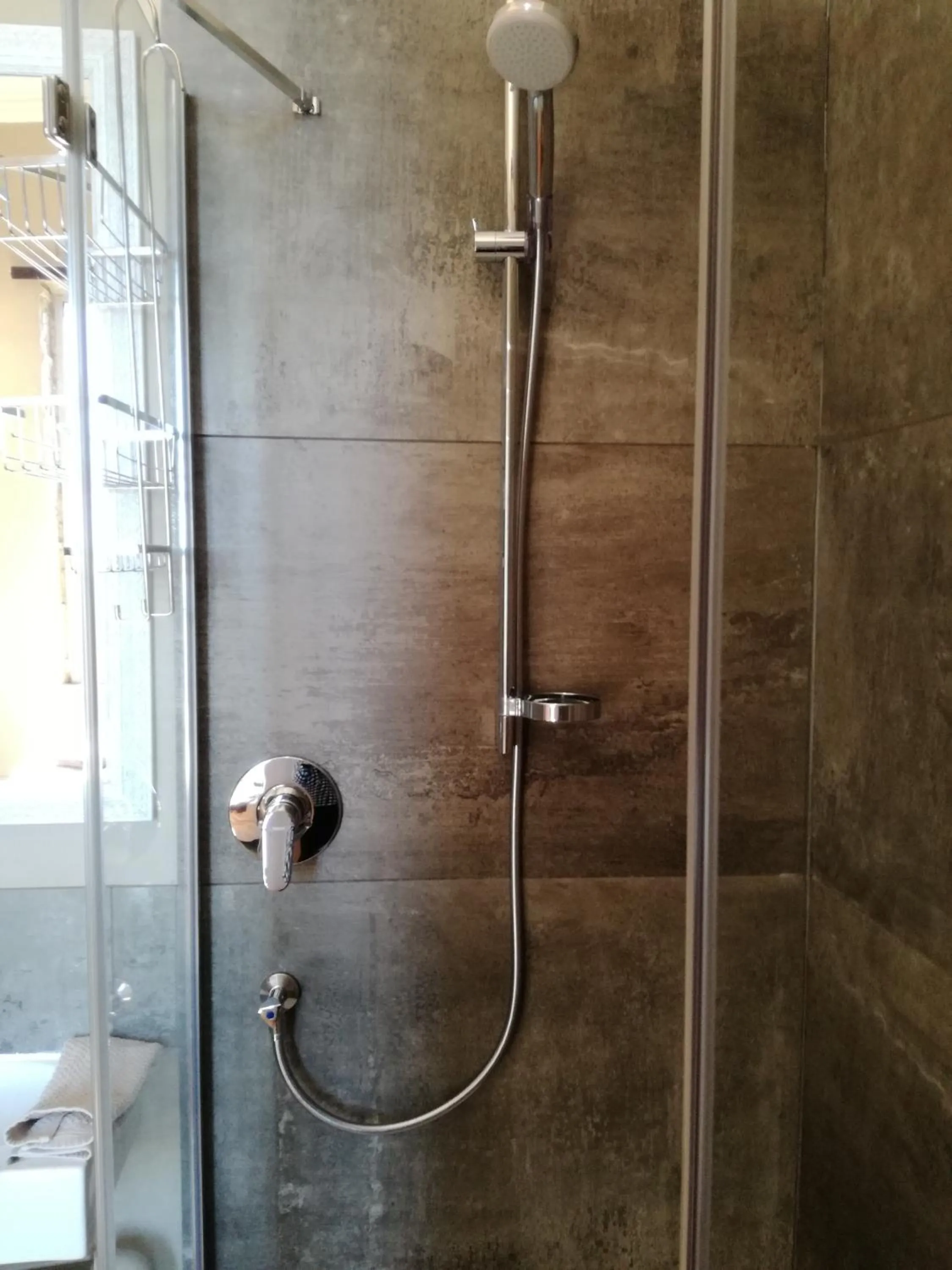 Shower in Ladybrand Heritage House