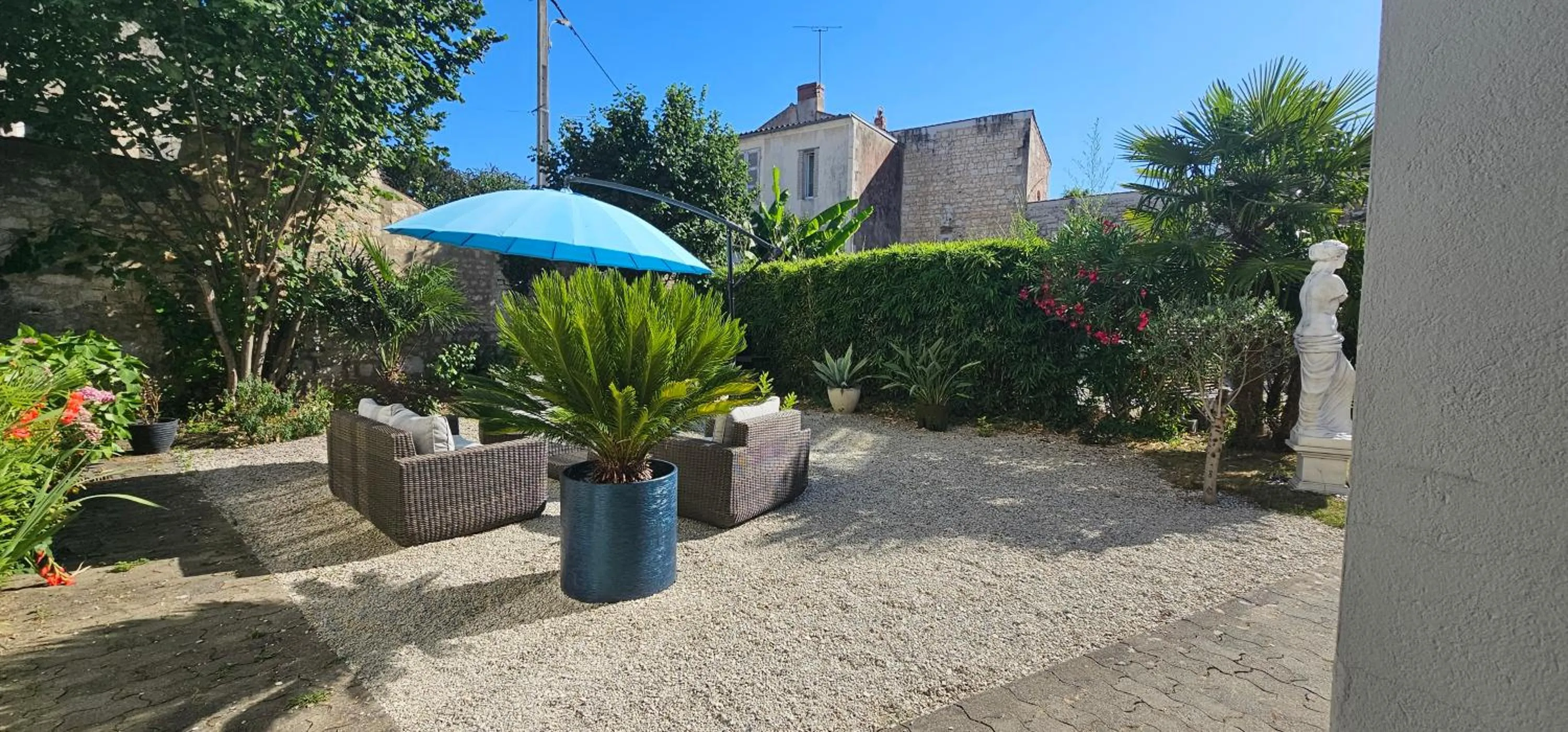 Garden in La Maison de Vénus