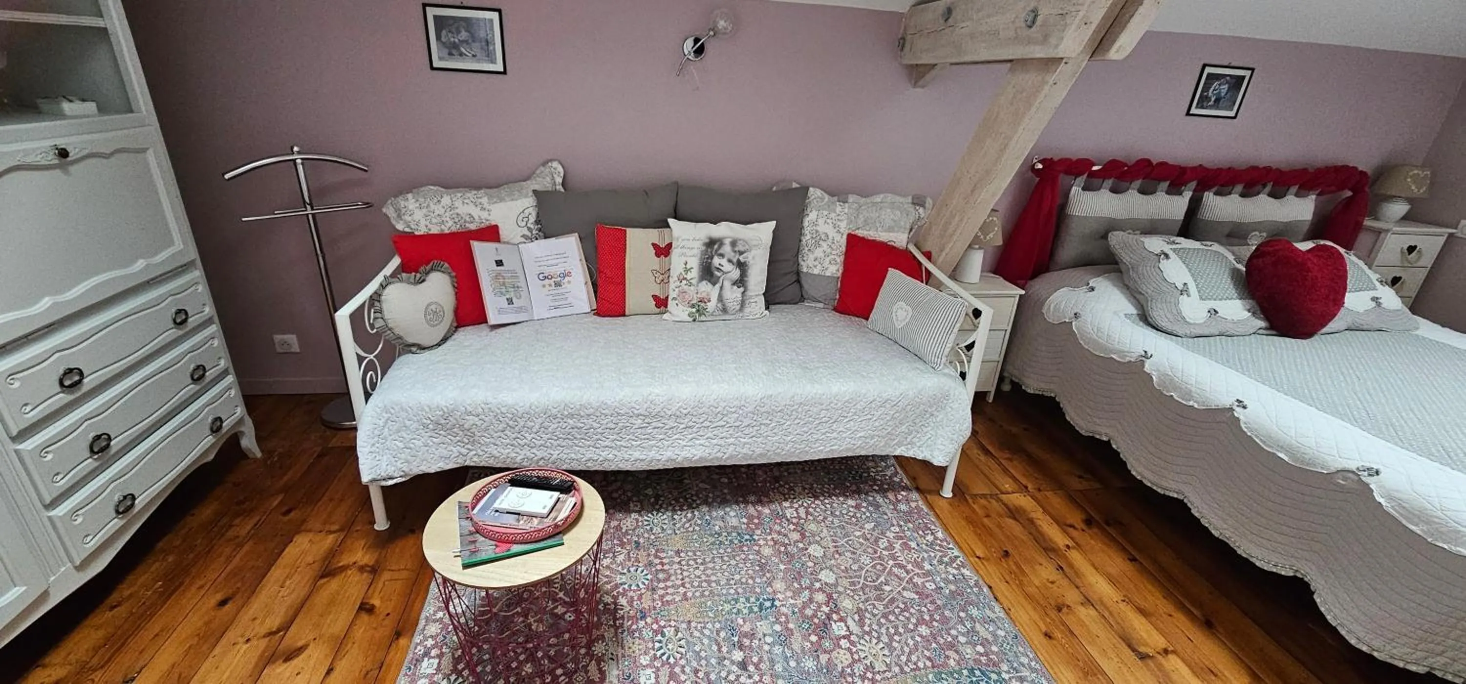 TV and multimedia, Bed in La Maison de Vénus