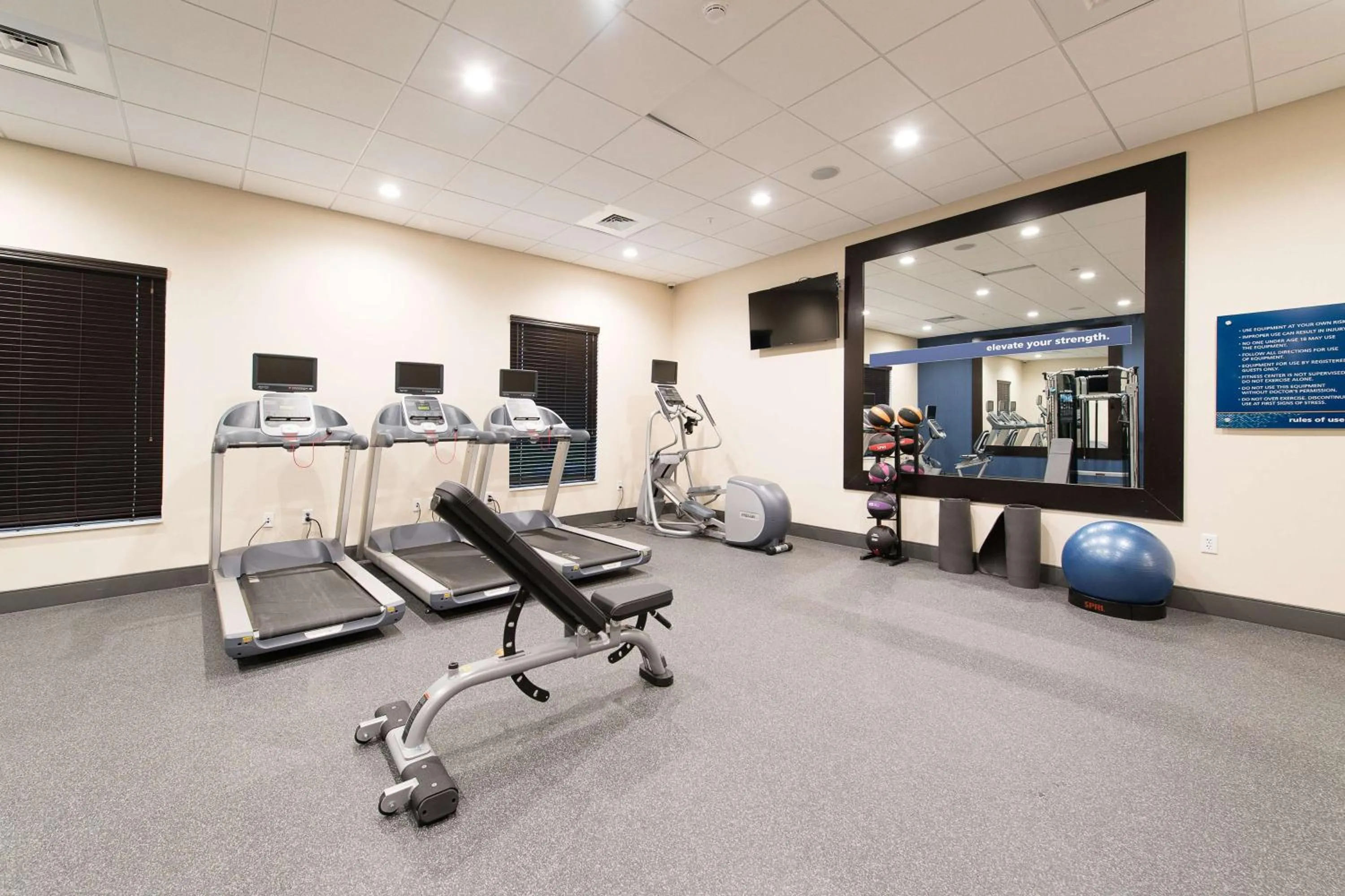 Fitness centre/facilities in Hampton Inn and Suites Fayetteville, NC