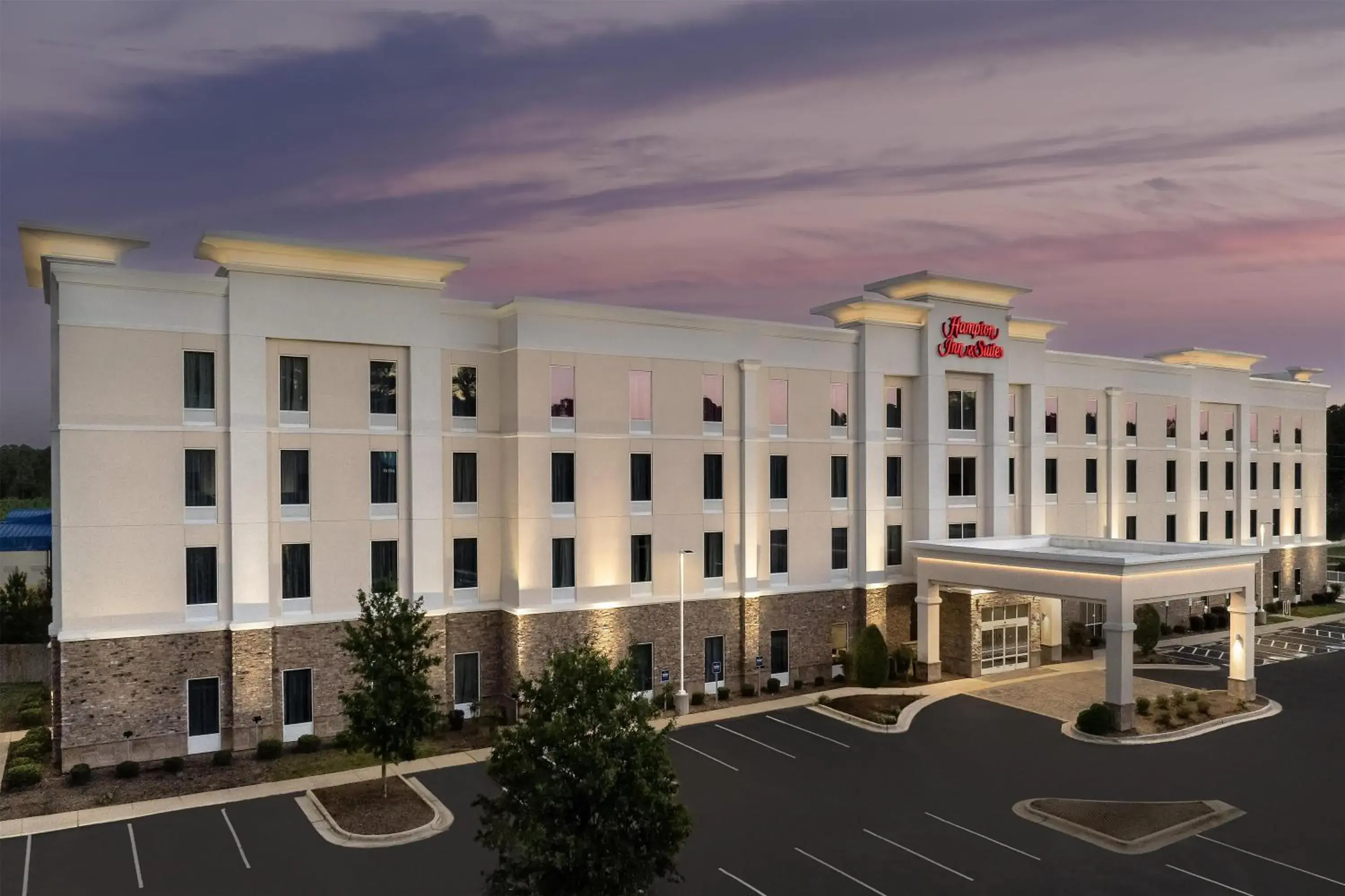 Property building in Hampton Inn and Suites Fayetteville, NC Property building in Hampton Inn and Suites Fayetteville, NC